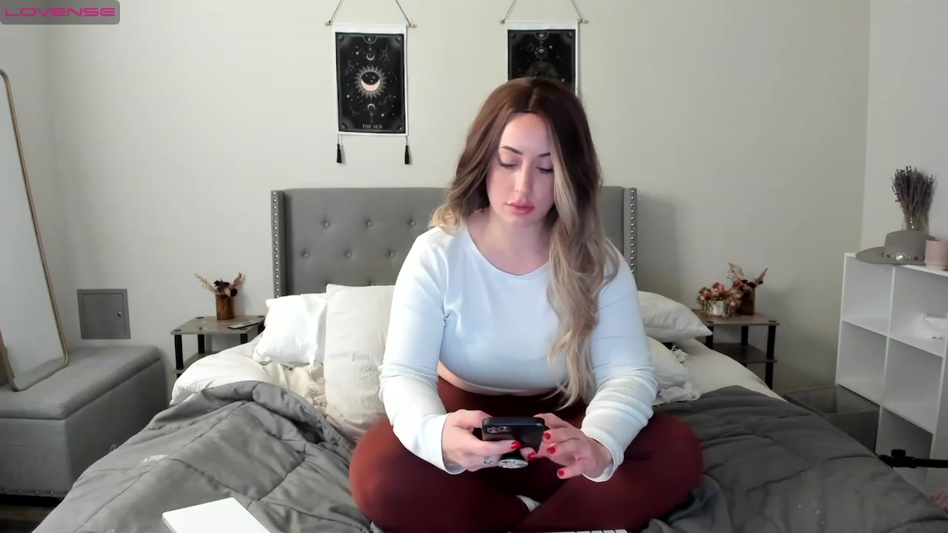 Gallery image thumbnail from EllaCakes's myfreecams stream on, 12/27/2022, 22:01 image 10 of 20
