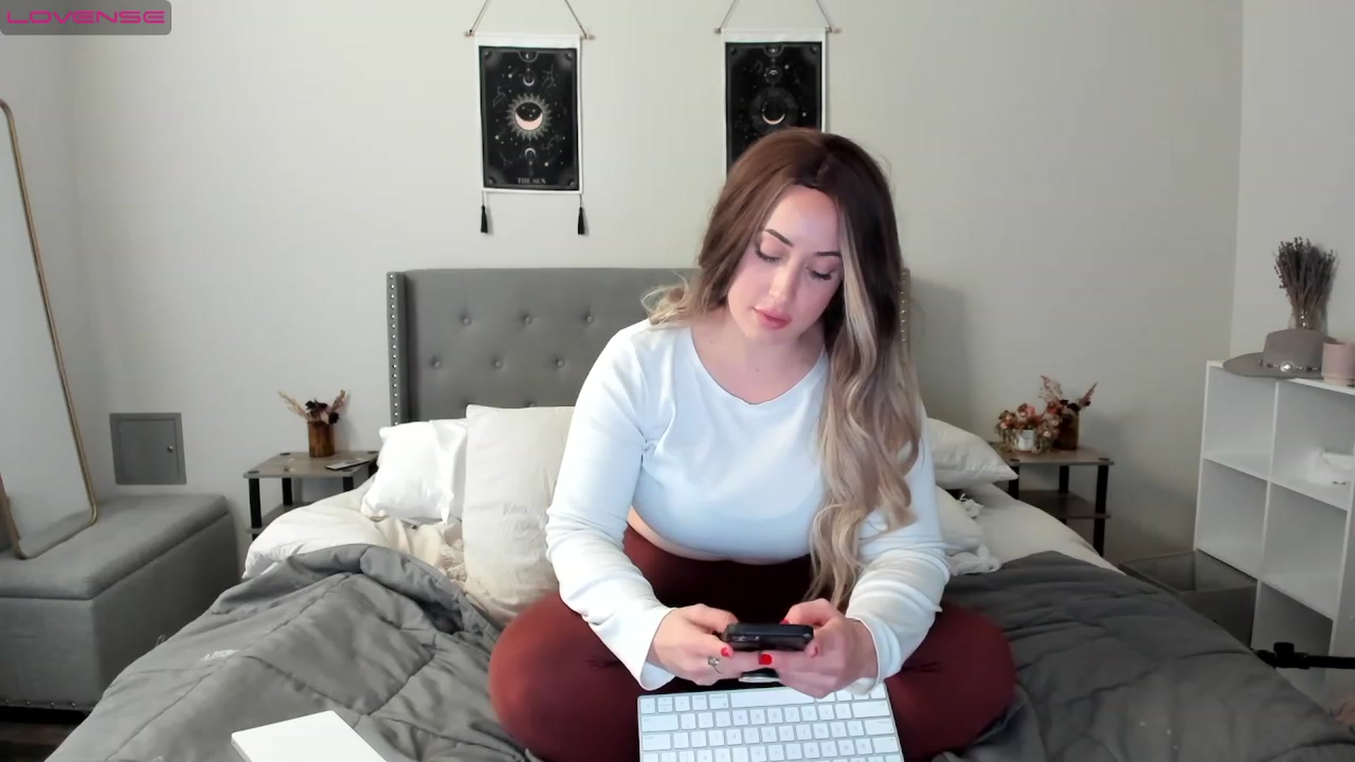 Gallery image thumbnail from EllaCakes's myfreecams stream on, 12/27/2022, 22:01 image 14 of 20