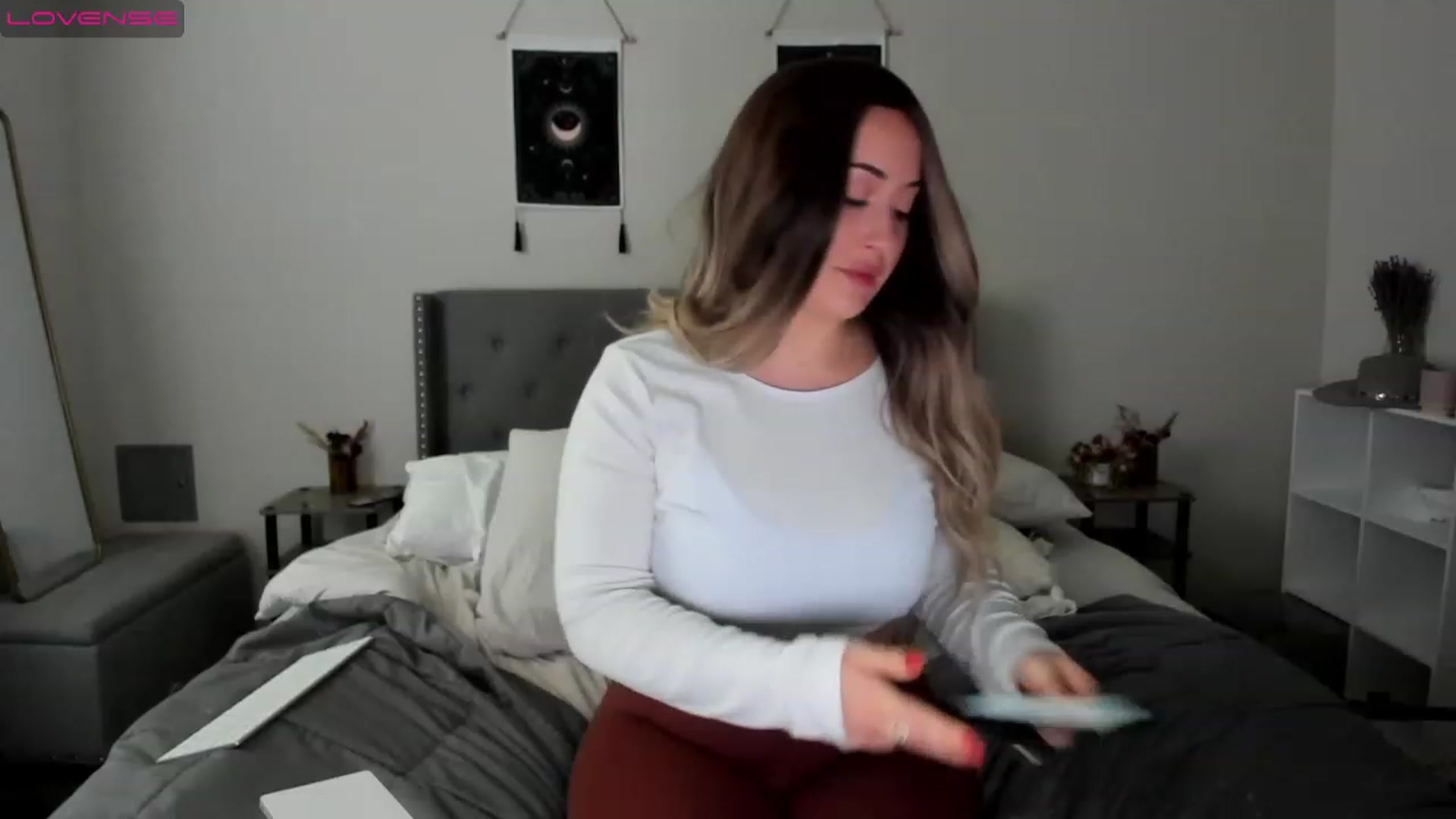 Gallery image thumbnail from EllaCakes's myfreecams stream on, 12/27/2022, 22:01 image 19 of 20