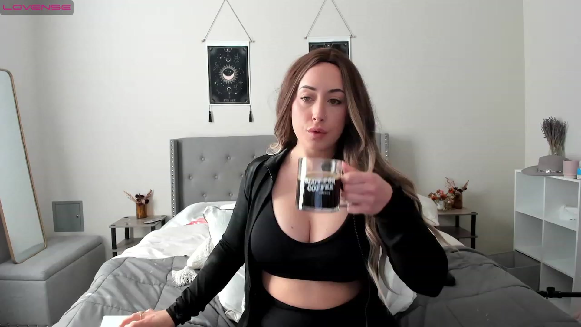 Gallery image thumbnail from EllaCakes's myfreecams stream on, 01/04/2023, 19:55 image 8 of 20