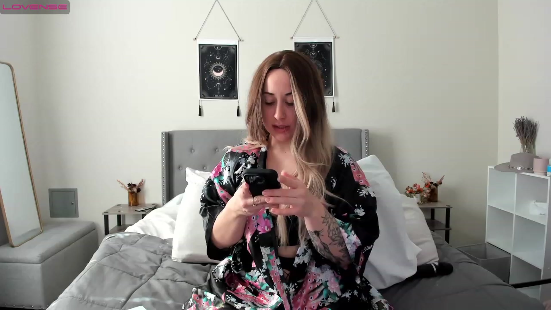 Gallery image thumbnail from EllaCakes's myfreecams stream on, 01/09/2023, 19:33 image 6 of 20