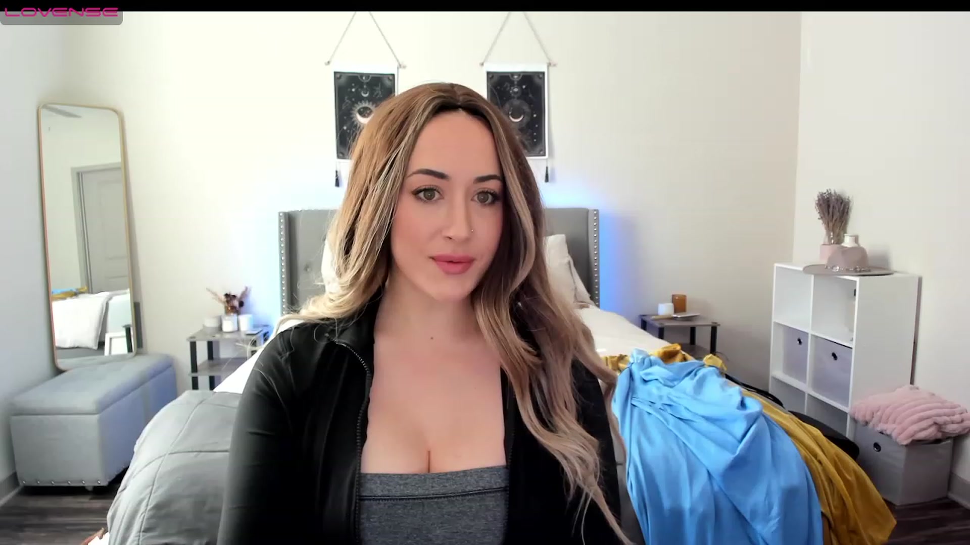 Gallery image thumbnail from EllaCakes's myfreecams stream on, 01/10/2023, 18:47 image 4 of 20