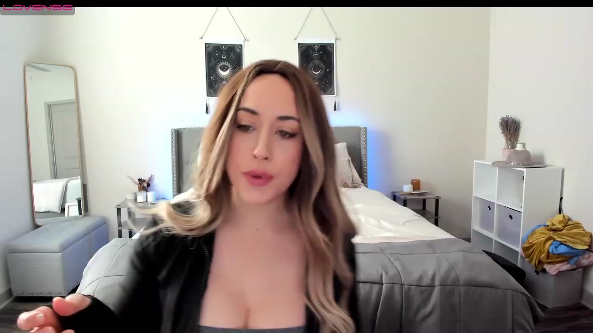 Gallery image thumbnail from EllaCakes's myfreecams stream on, 01/10/2023, 18:47 image 10 of 20