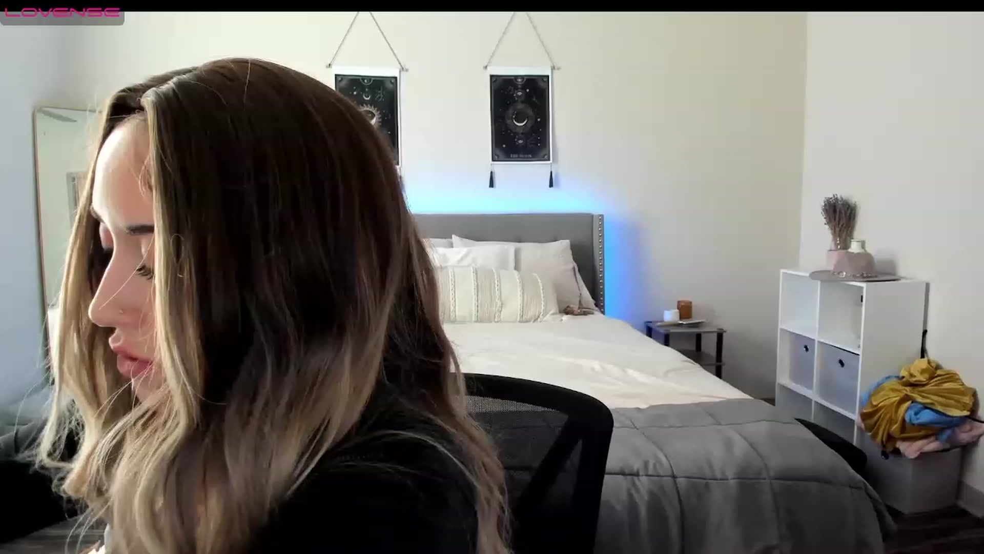 Gallery image thumbnail from EllaCakes's myfreecams stream on, 01/10/2023, 20:20 image 8 of 20