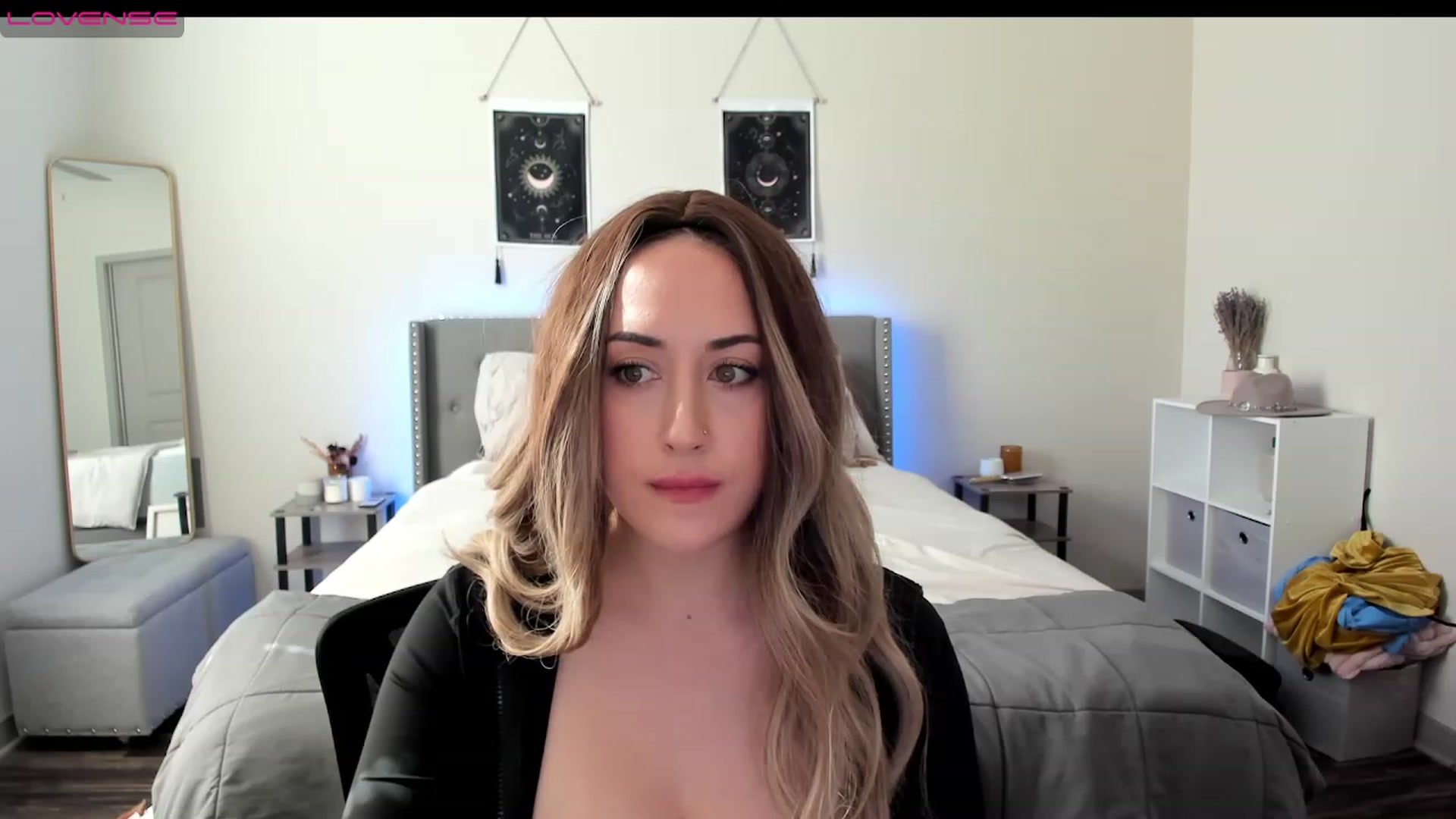 Gallery image thumbnail from EllaCakes's myfreecams stream on, 01/10/2023, 20:20 image 13 of 20