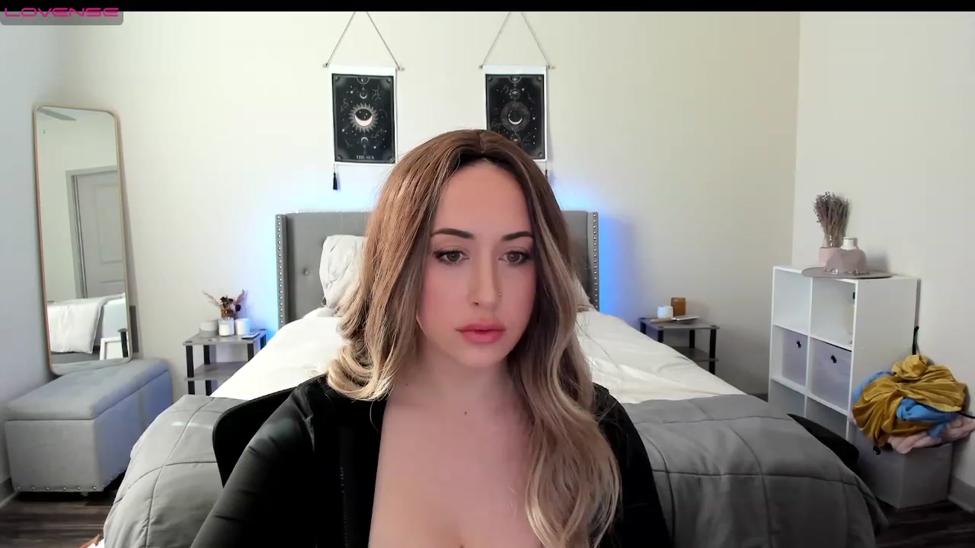 Gallery image thumbnail from EllaCakes's myfreecams stream on, 01/10/2023, 20:20 image 11 of 20