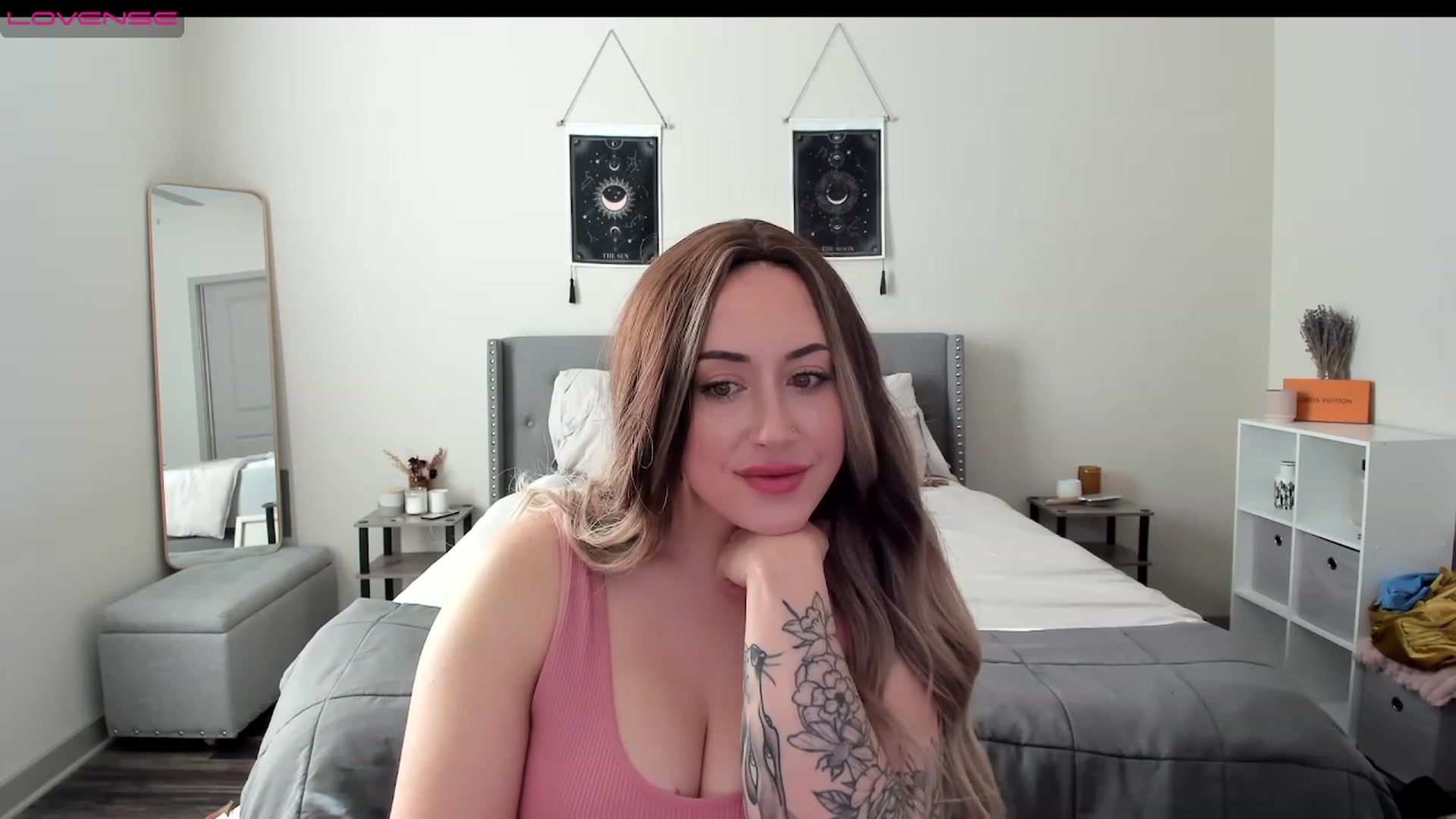 Gallery image thumbnail from EllaCakes's myfreecams stream on, 01/12/2023, 19:13 image 13 of 20