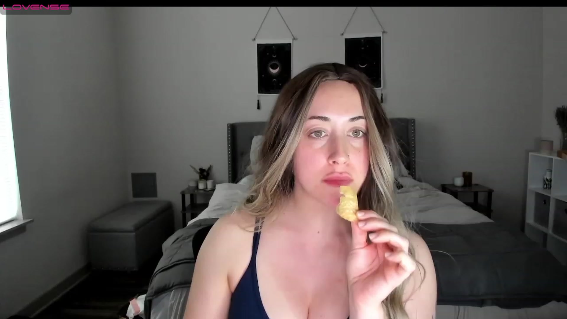 Gallery image thumbnail from EllaCakes's myfreecams stream on, 01/16/2023, 20:38 image 19 of 20