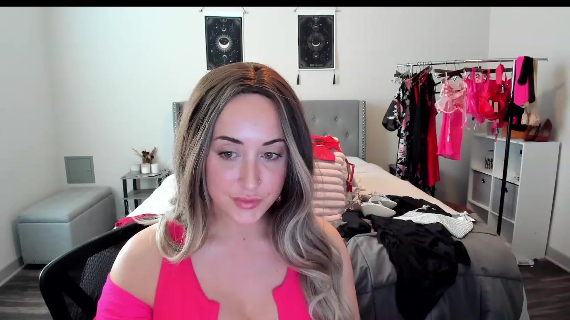Gallery image thumbnail from EllaCakes's myfreecams stream on, 02/10/2023, 20:49 image 13 of 20