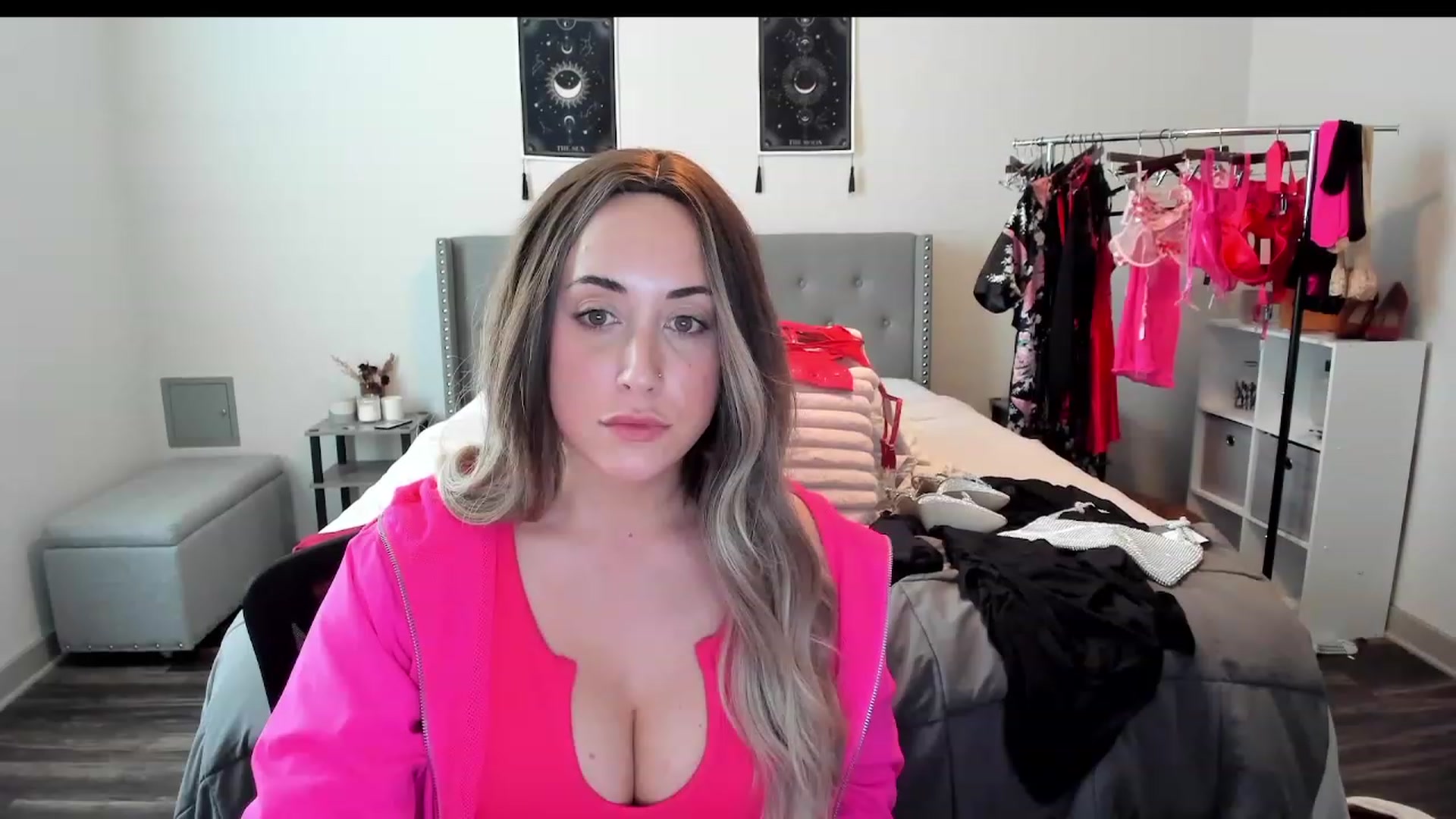 Gallery image thumbnail from EllaCakes's myfreecams stream on, 02/10/2023, 20:49 image 14 of 20
