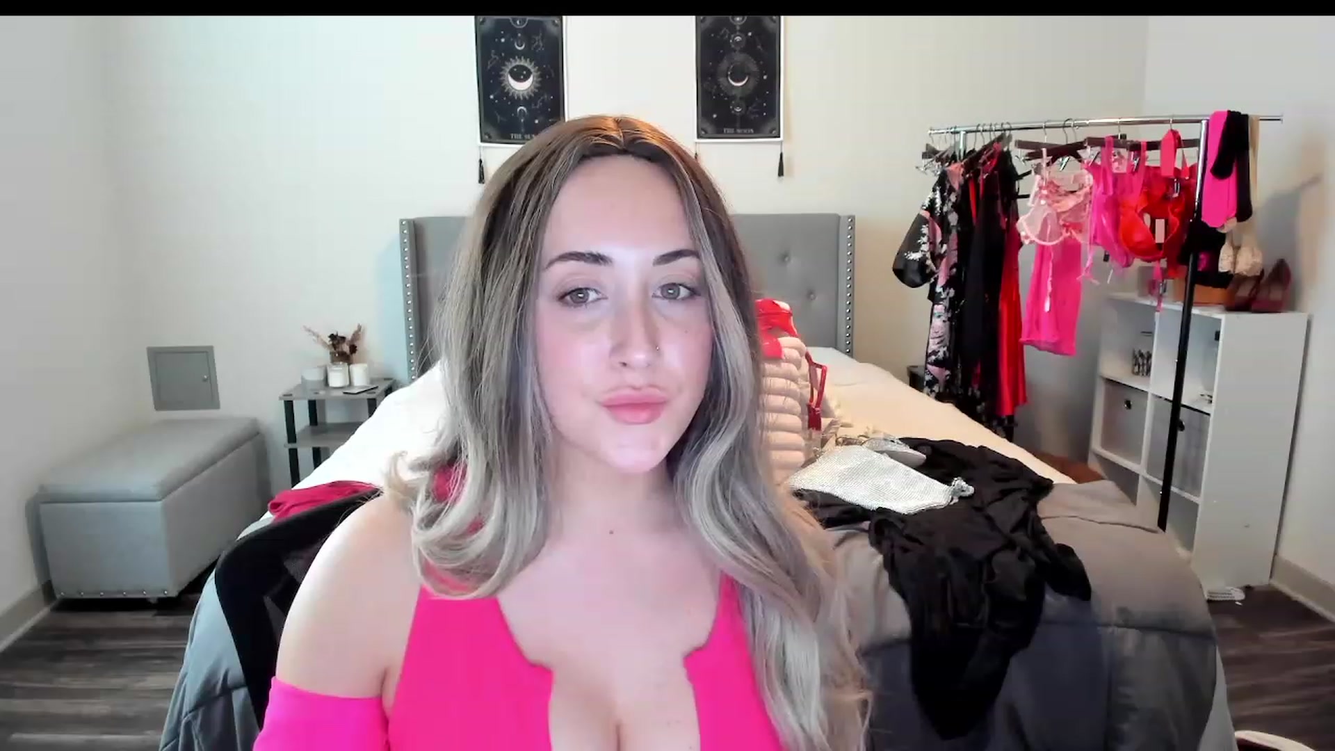 Gallery image thumbnail from EllaCakes's myfreecams stream on, 02/10/2023, 20:49 image 16 of 20