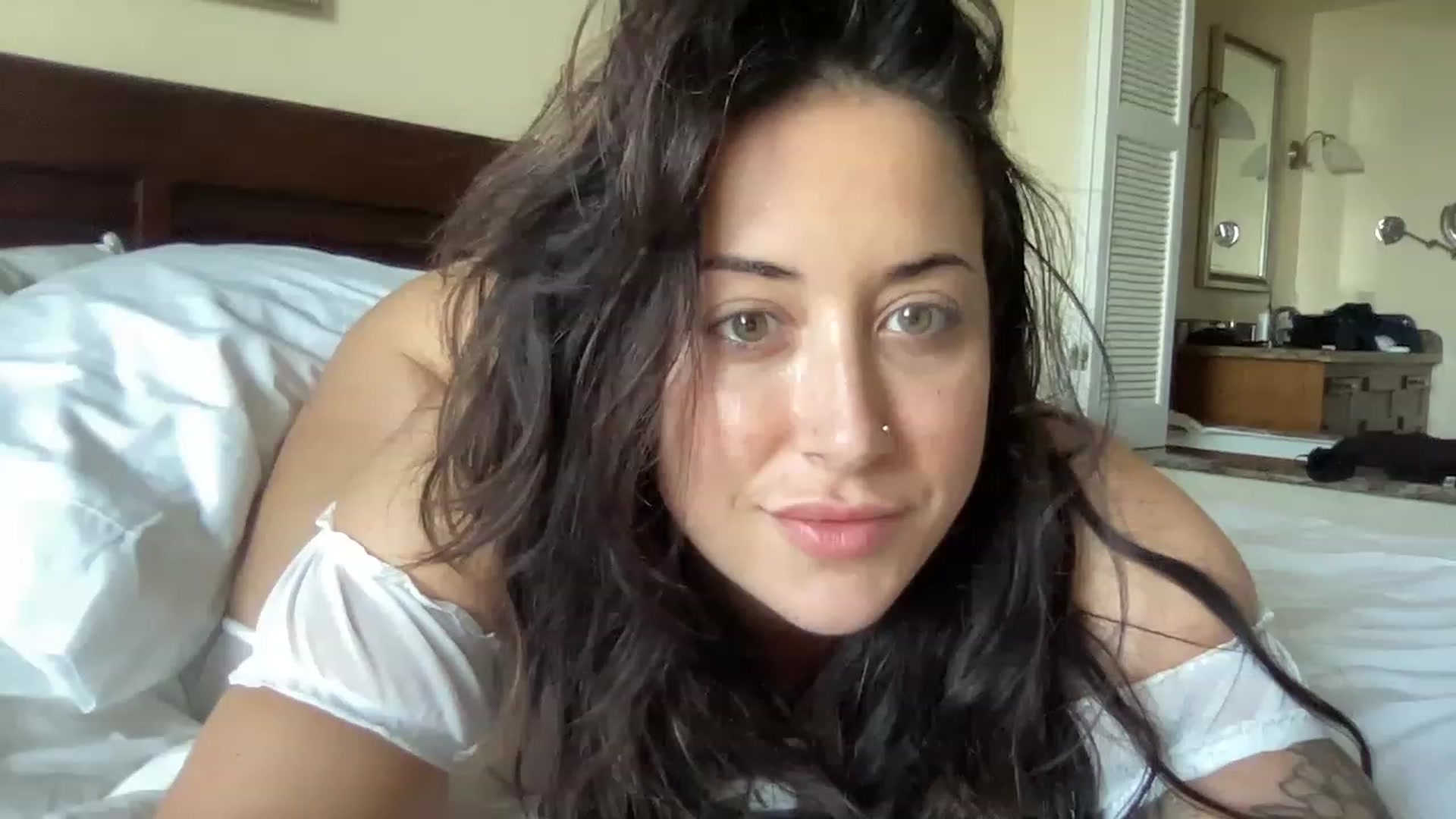 Gallery image thumbnail from EllaCakes's myfreecams stream on, 03/10/2023, 22:17 image 8 of 20