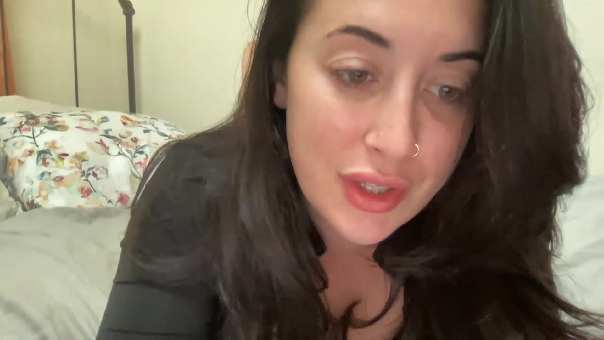 Gallery image thumbnail from EllaCakes's myfreecams stream on, 04/13/2023, 16:22 image 15 of 20