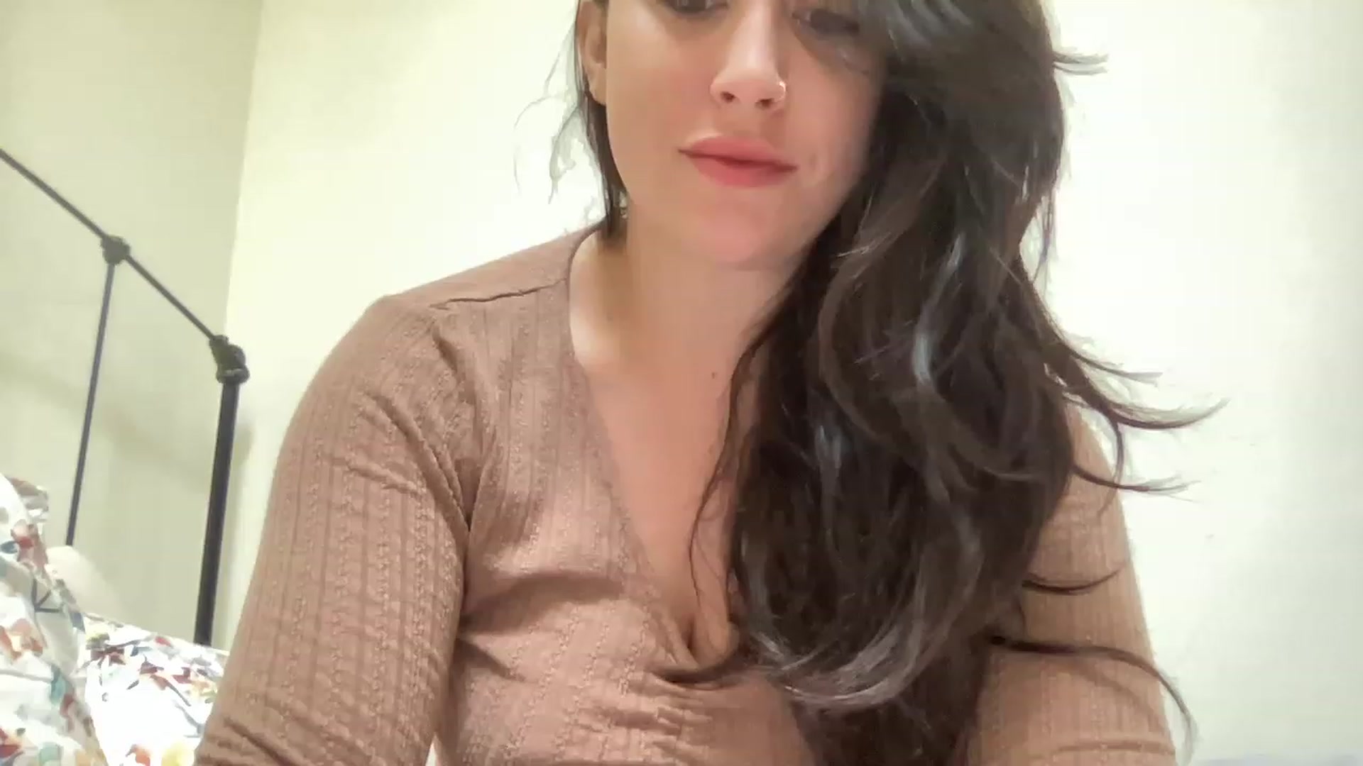Gallery image thumbnail from EllaCakes's myfreecams stream on, 04/15/2023, 16:38 image 1 of 20