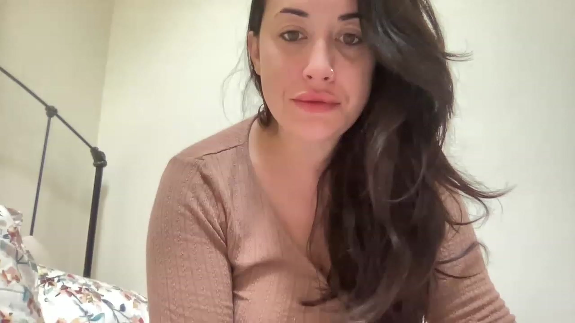 Gallery image thumbnail from EllaCakes's myfreecams stream on, 04/15/2023, 16:38 image 2 of 20