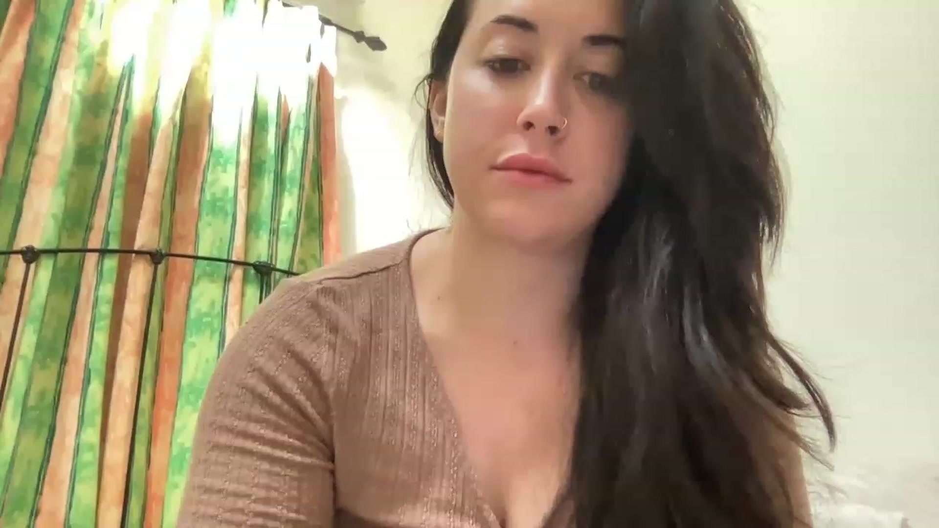 Gallery image thumbnail from EllaCakes's myfreecams stream on, 04/15/2023, 17:36 image 19 of 20