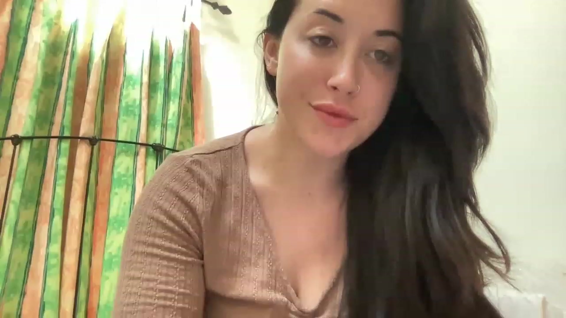 Gallery image thumbnail from EllaCakes's myfreecams stream on, 04/15/2023, 17:36 image 18 of 20