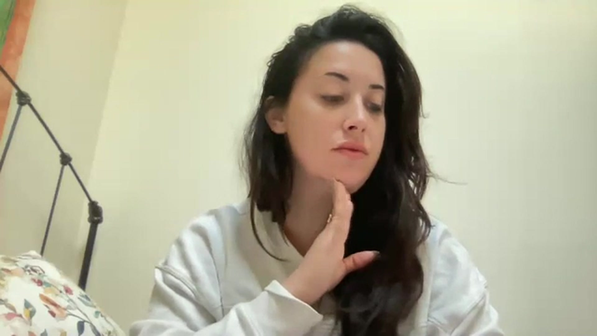 Gallery image thumbnail from EllaCakes's myfreecams stream on, 04/19/2023, 16:32 image 8 of 20