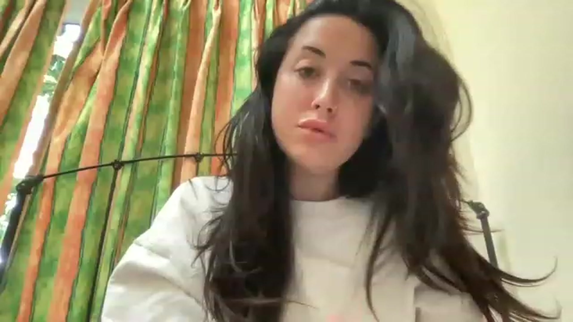 Gallery image thumbnail from EllaCakes's myfreecams stream on, 04/19/2023, 17:25 image 18 of 20