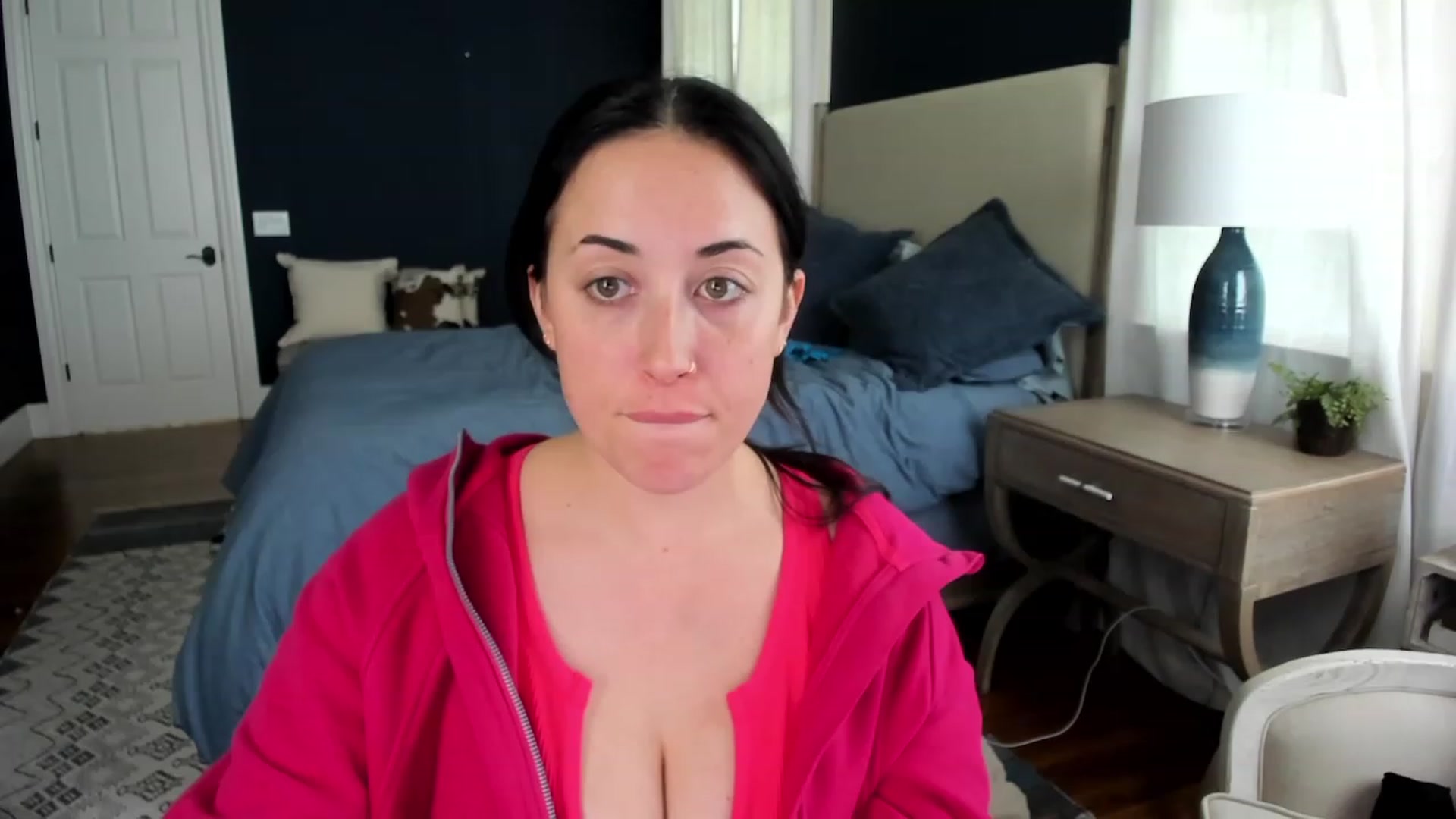 Gallery image thumbnail from EllaCakes's myfreecams stream on, 04/26/2023, 19:03 image 12 of 20