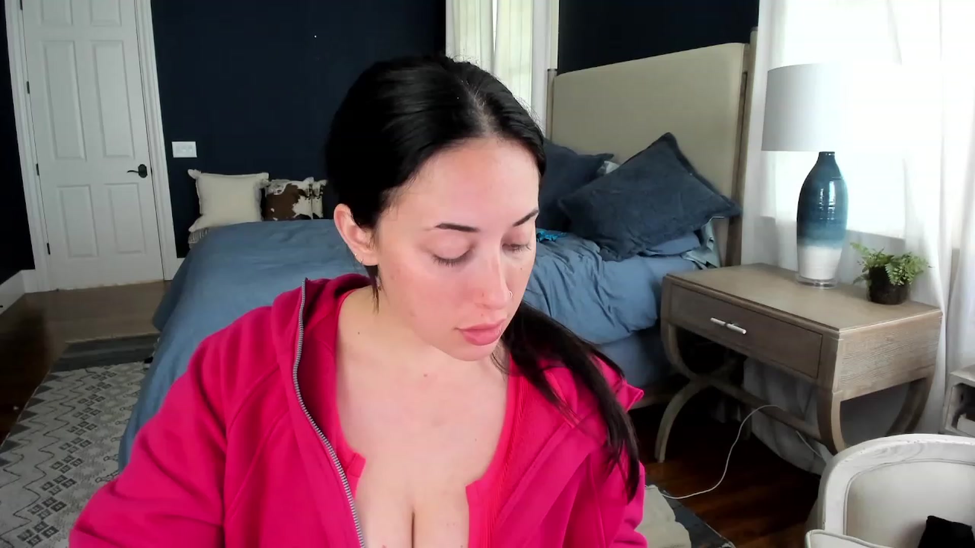 Gallery image thumbnail from EllaCakes's myfreecams stream on, 04/26/2023, 19:03 image 4 of 20
