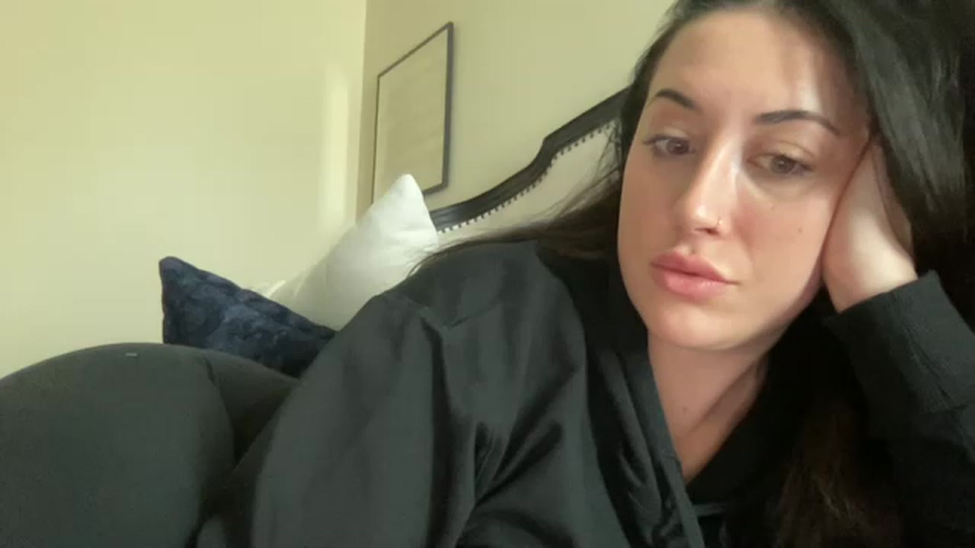 Gallery image thumbnail from EllaCakes's myfreecams stream on, 05/02/2023, 20:24 image 4 of 20