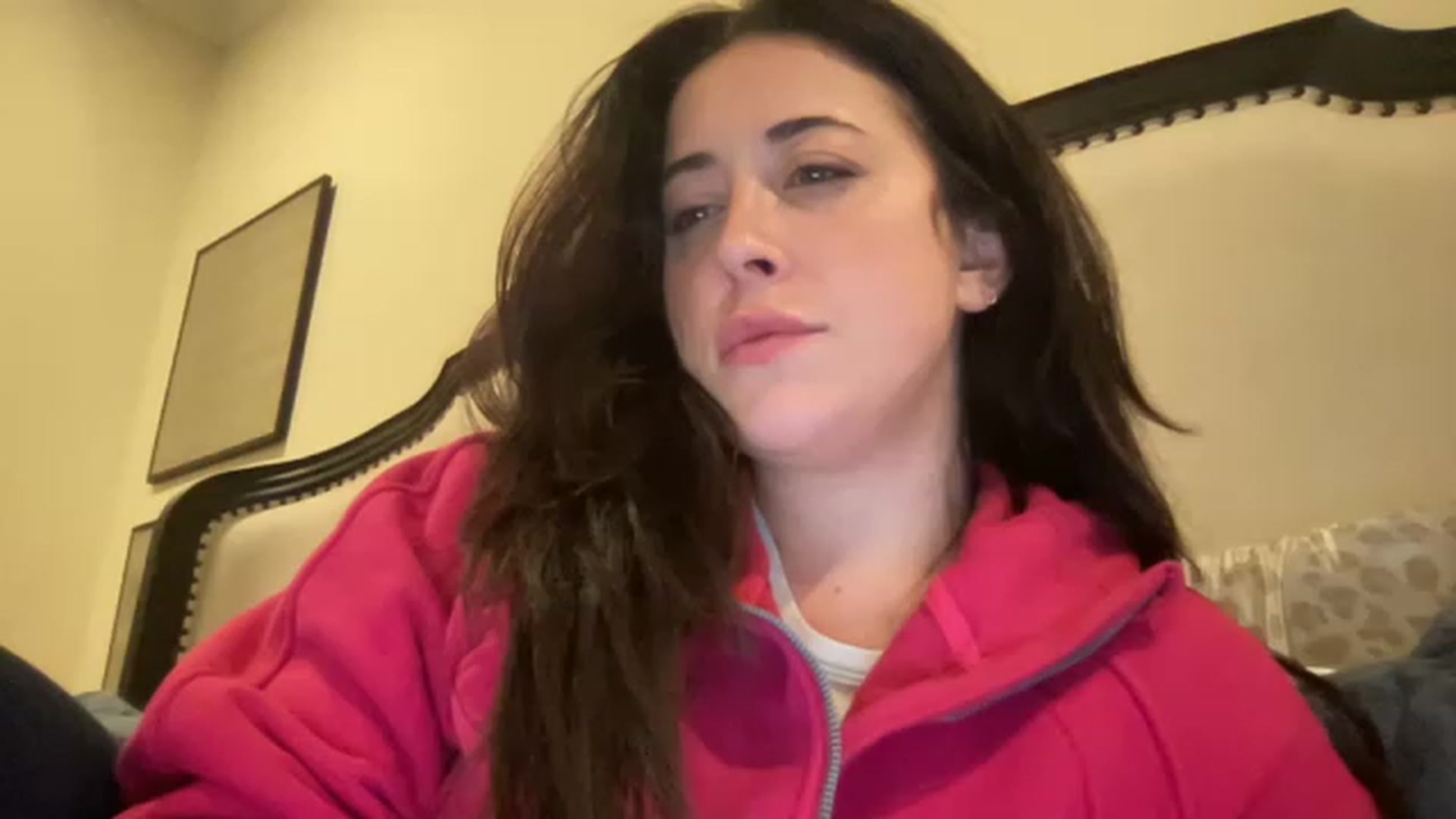 Gallery image thumbnail from EllaCakes's myfreecams stream on, 05/04/2023, 02:34 image 4 of 20