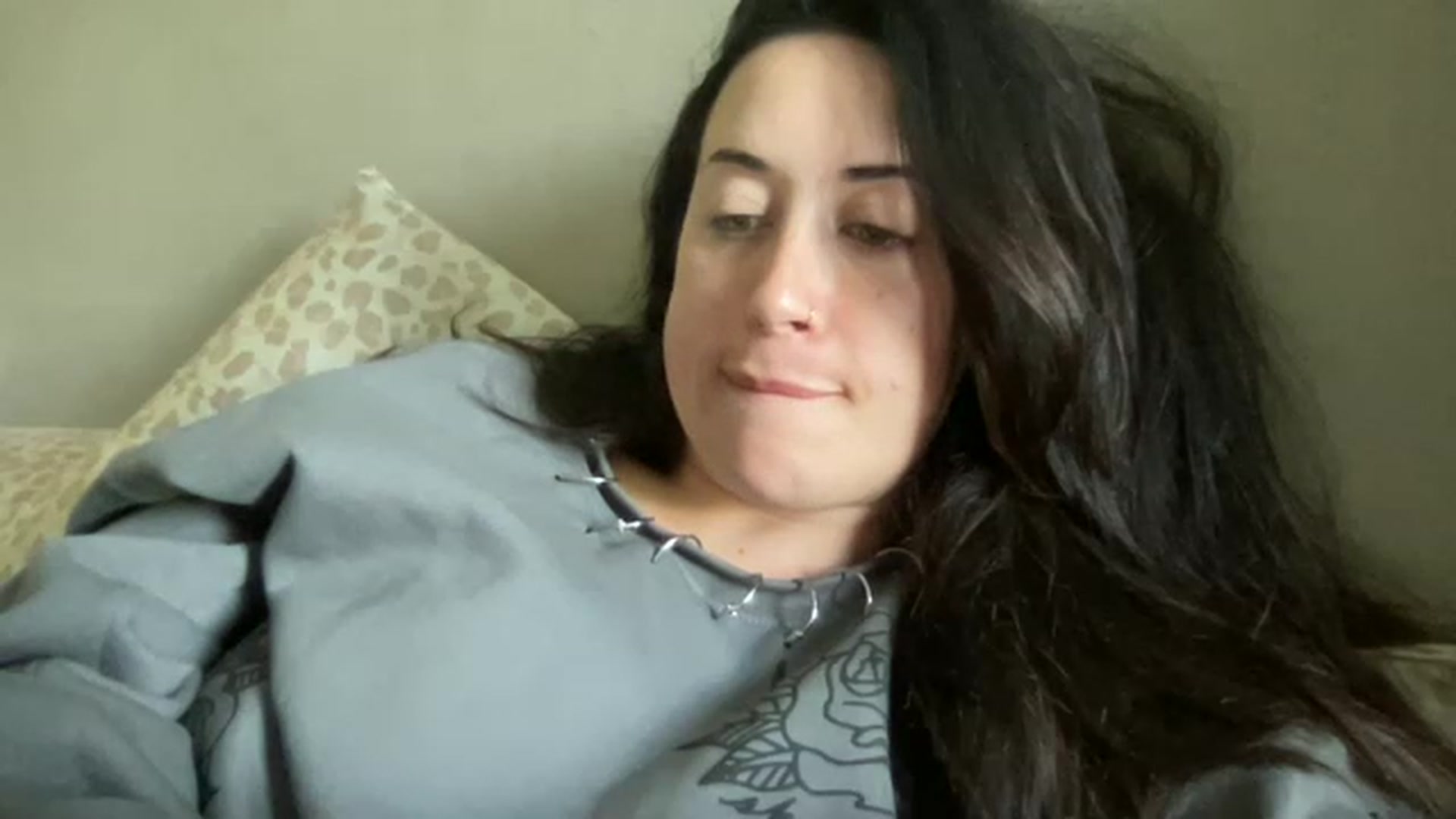 Gallery image thumbnail from EllaCakes's myfreecams stream on, 05/10/2023, 16:25 image 14 of 20
