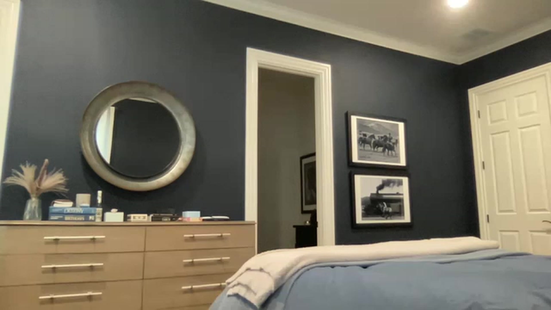 Gallery image thumbnail from EllaCakes's myfreecams stream on, 05/11/2023, 16:57 image 1 of 20