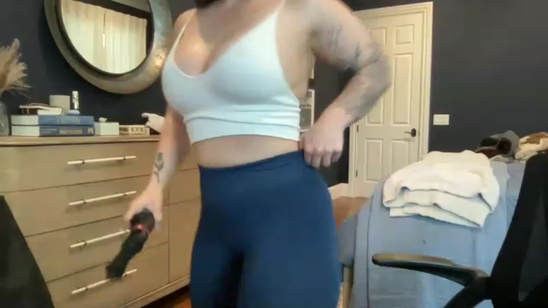 Gallery image thumbnail from EllaCakes's myfreecams stream on, 05/11/2023, 18:44 image 17 of 20