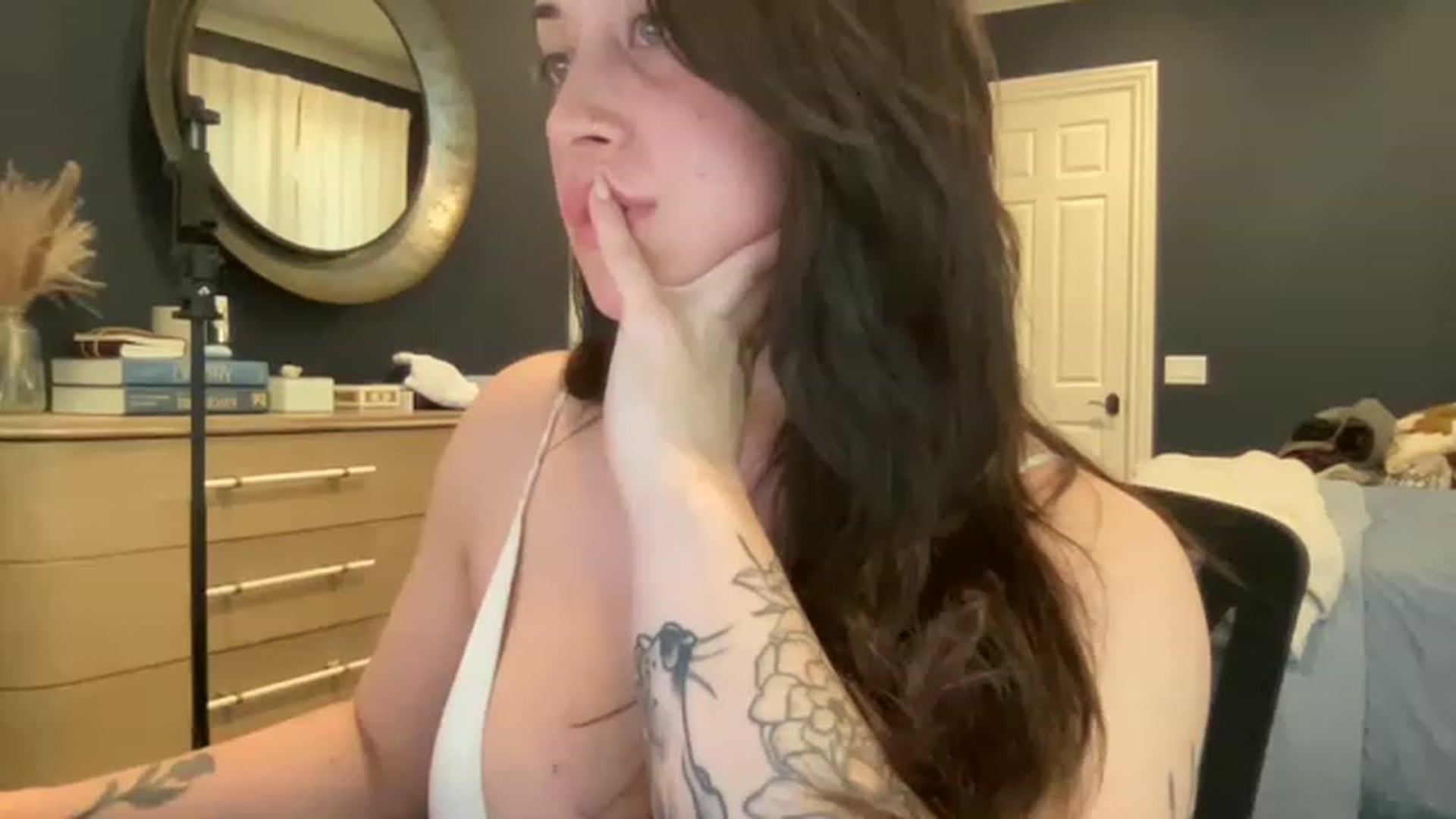 Gallery image thumbnail from EllaCakes's myfreecams stream on, 05/11/2023, 20:13 image 7 of 20