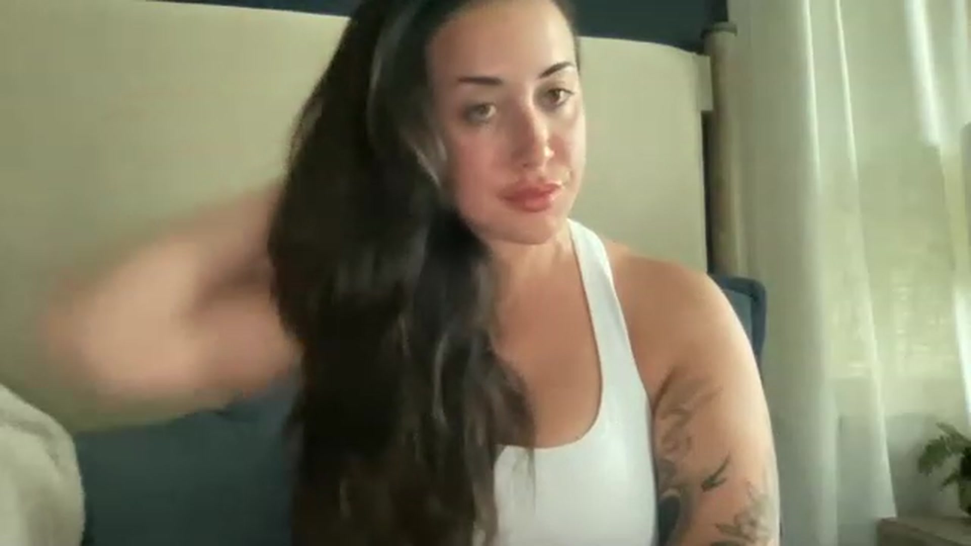 Gallery image thumbnail from EllaCakes's myfreecams stream on, 06/07/2023, 21:09 image 11 of 20