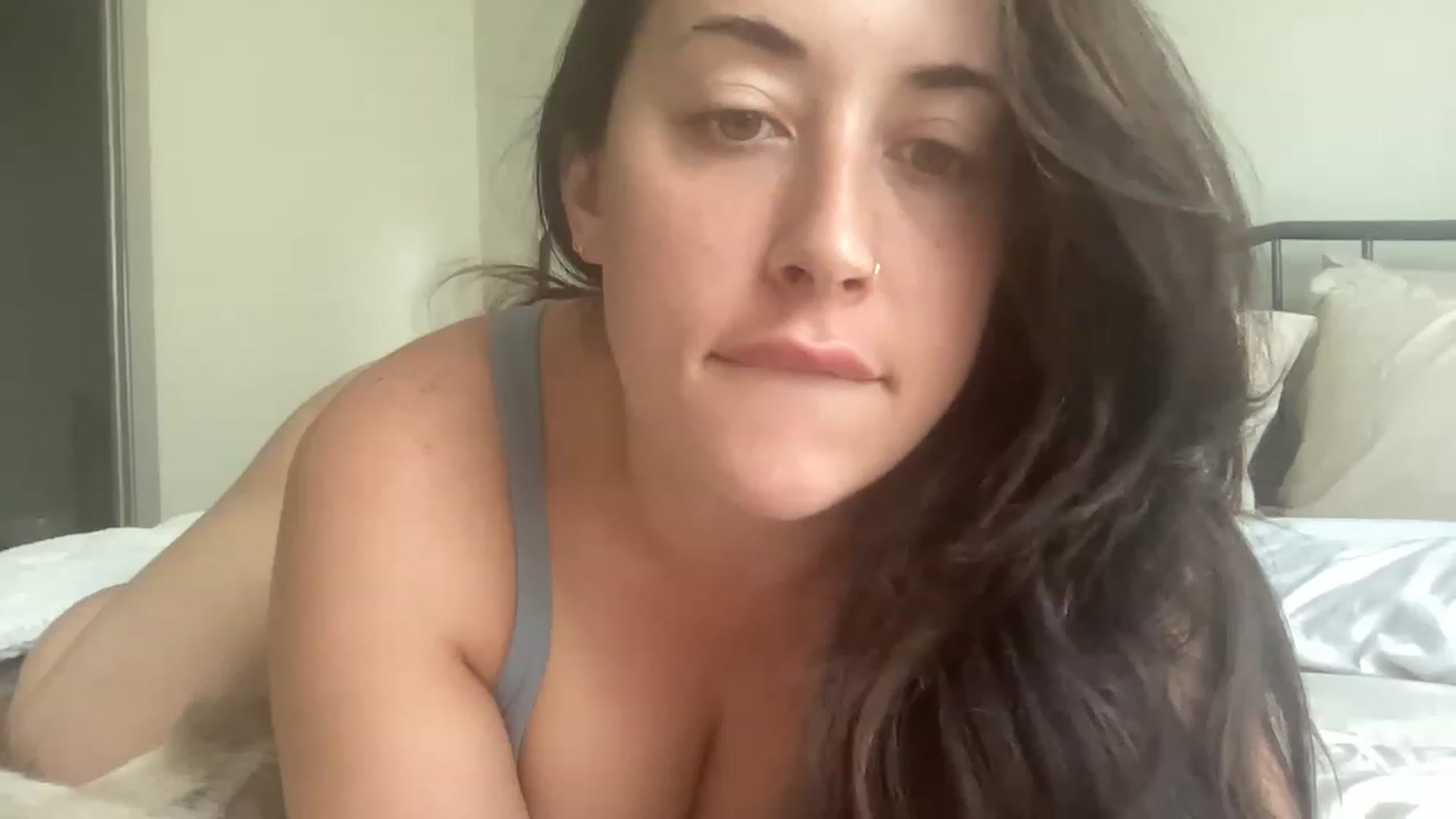 Gallery image thumbnail from EllaCakes's myfreecams stream on, 06/26/2023, 19:25 image 1 of 20