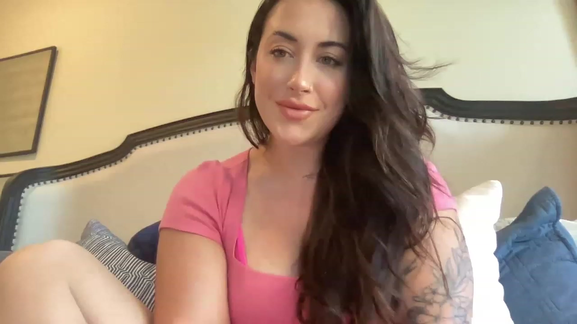 Gallery image thumbnail from EllaCakes's myfreecams stream on, 06/28/2023, 17:39 image 19 of 20