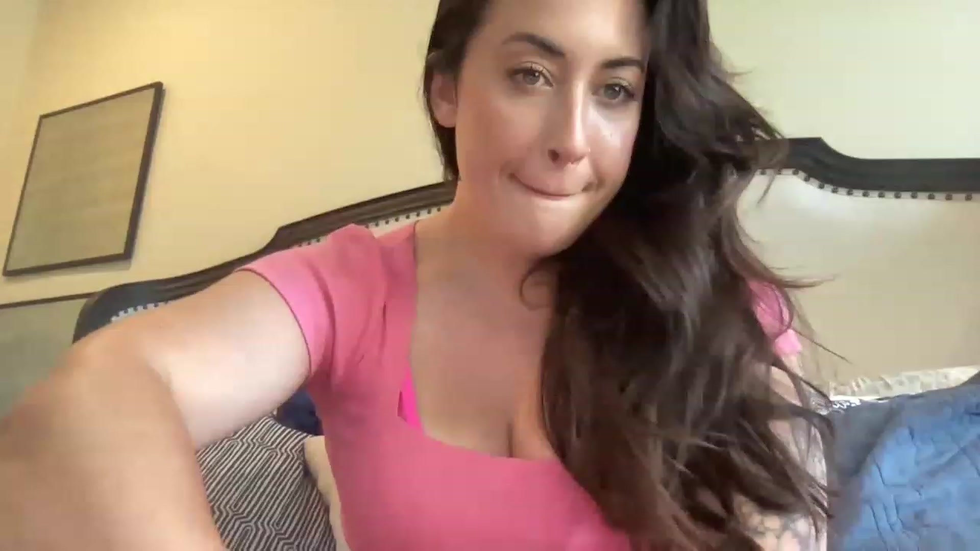 Gallery image thumbnail from EllaCakes's myfreecams stream on, 06/28/2023, 17:39 image 16 of 20