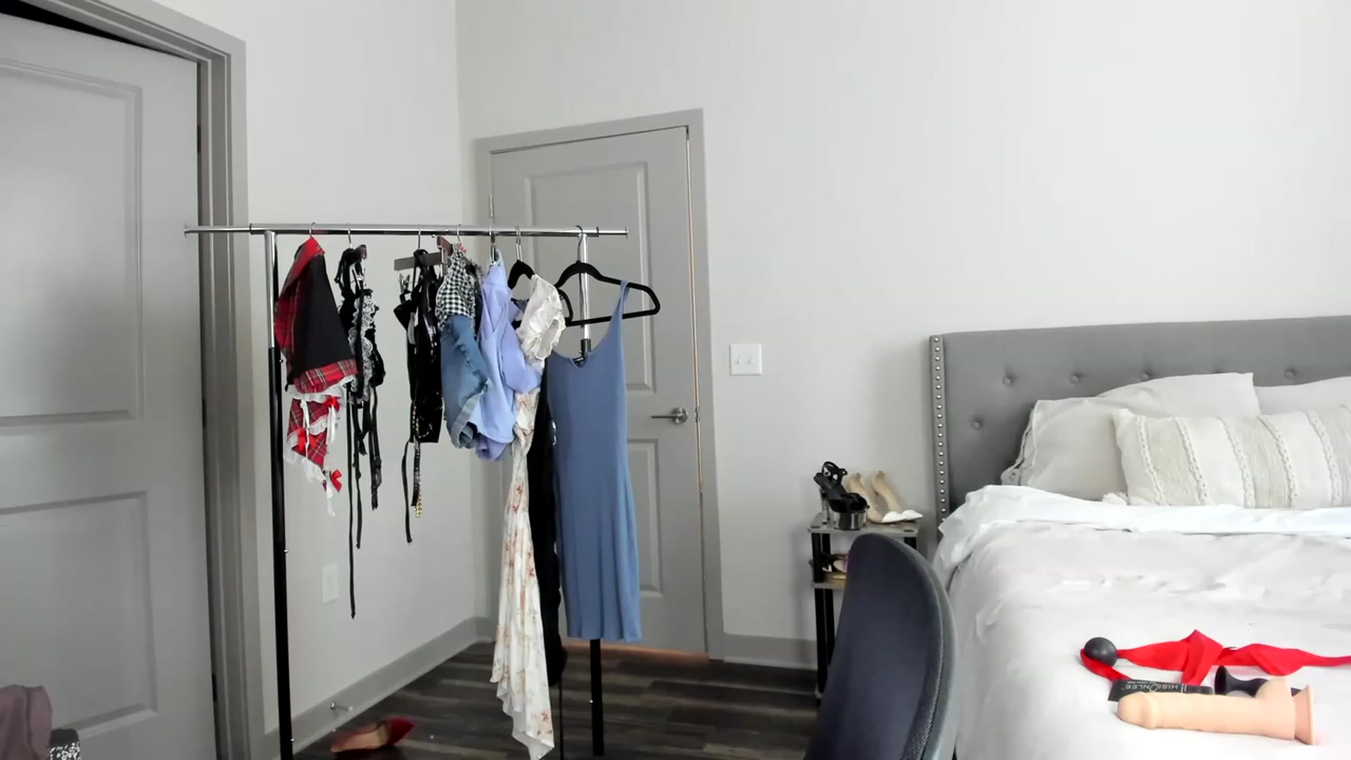 Gallery image thumbnail from EllaCakes's myfreecams stream on, 07/11/2023, 16:19 image 20 of 20