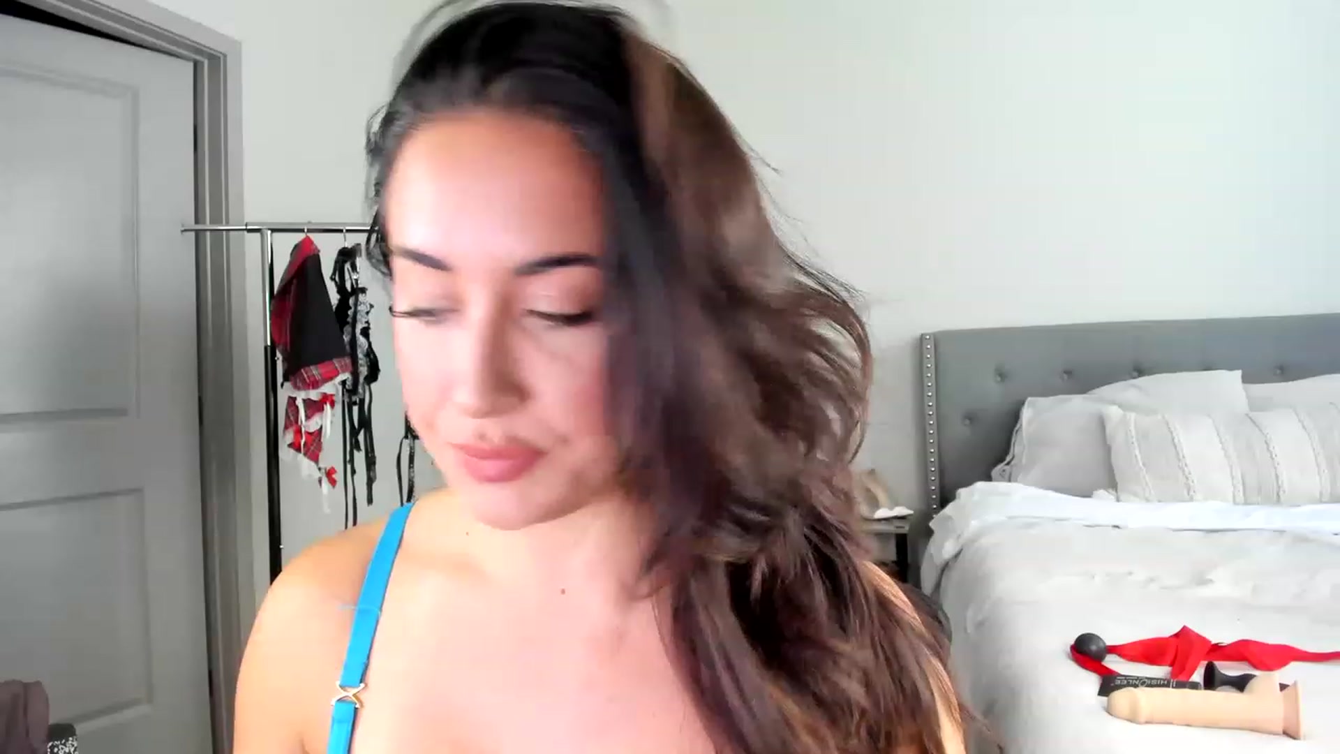 Gallery image thumbnail from EllaCakes's myfreecams stream on, 07/11/2023, 16:19 image 10 of 20