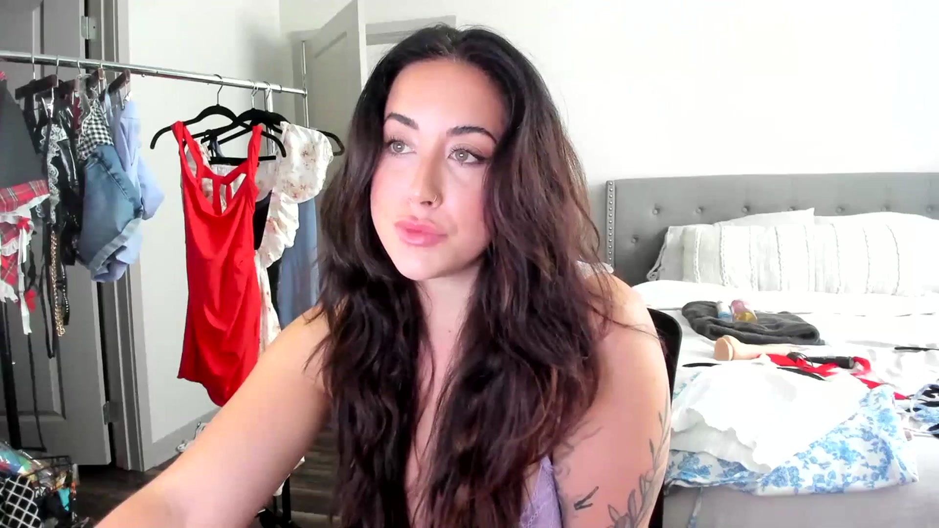 Gallery image thumbnail from EllaCakes's myfreecams stream on, 07/14/2023, 18:18 image 5 of 20