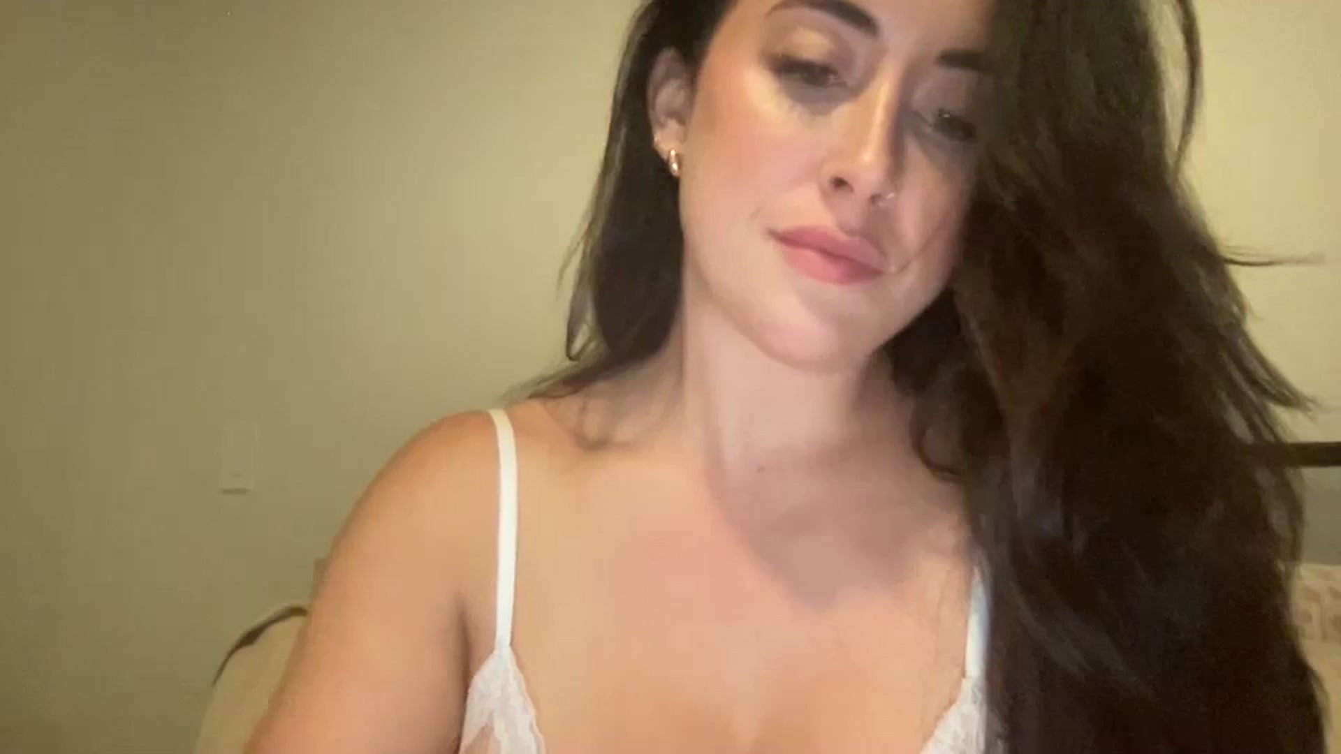 Gallery image thumbnail from EllaCakes's myfreecams stream on, 09/27/2023, 21:20 image 5 of 20