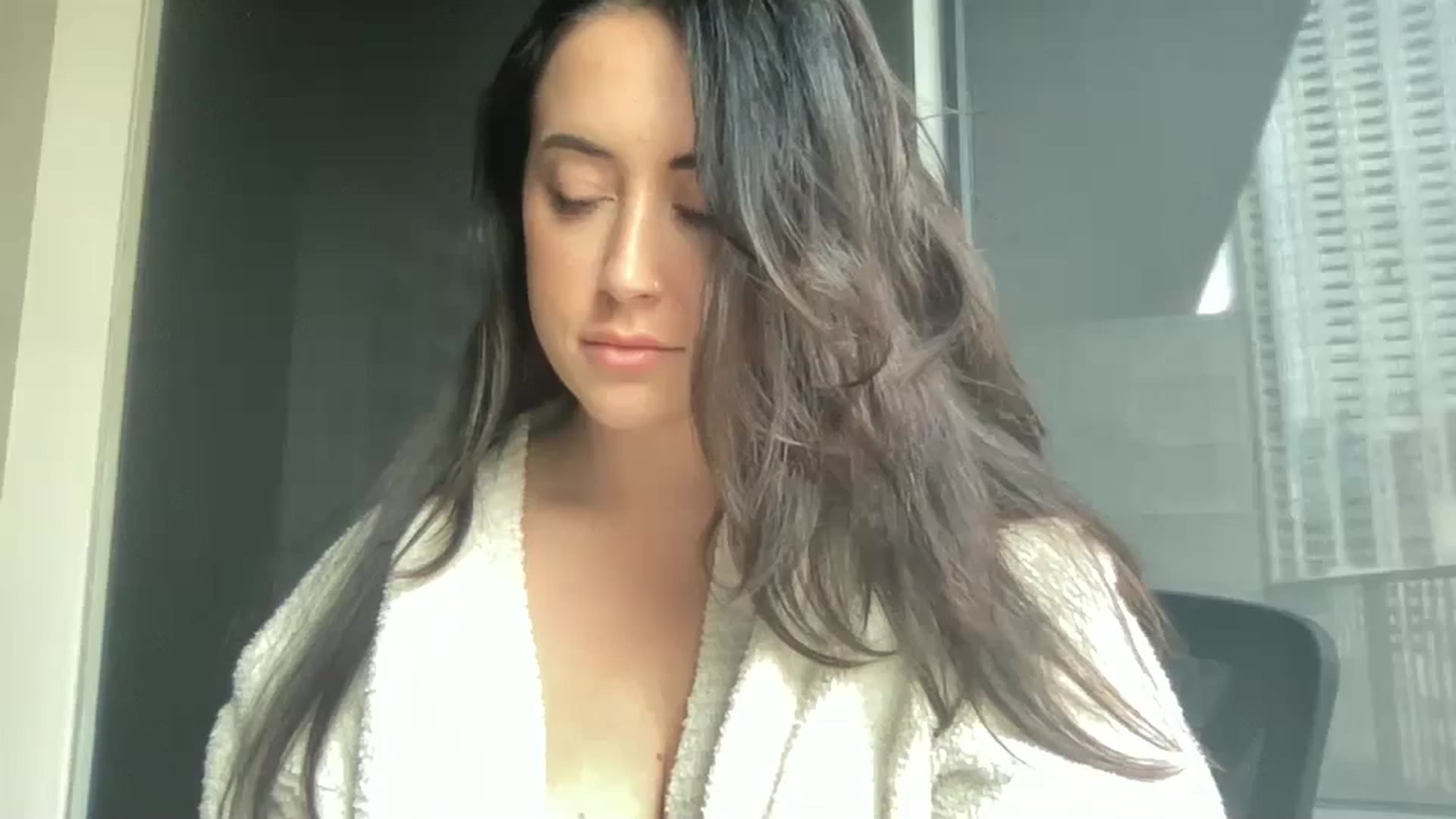 Gallery image thumbnail from EllaCakes's myfreecams stream on, 09/27/2023, 21:20 image 15 of 20