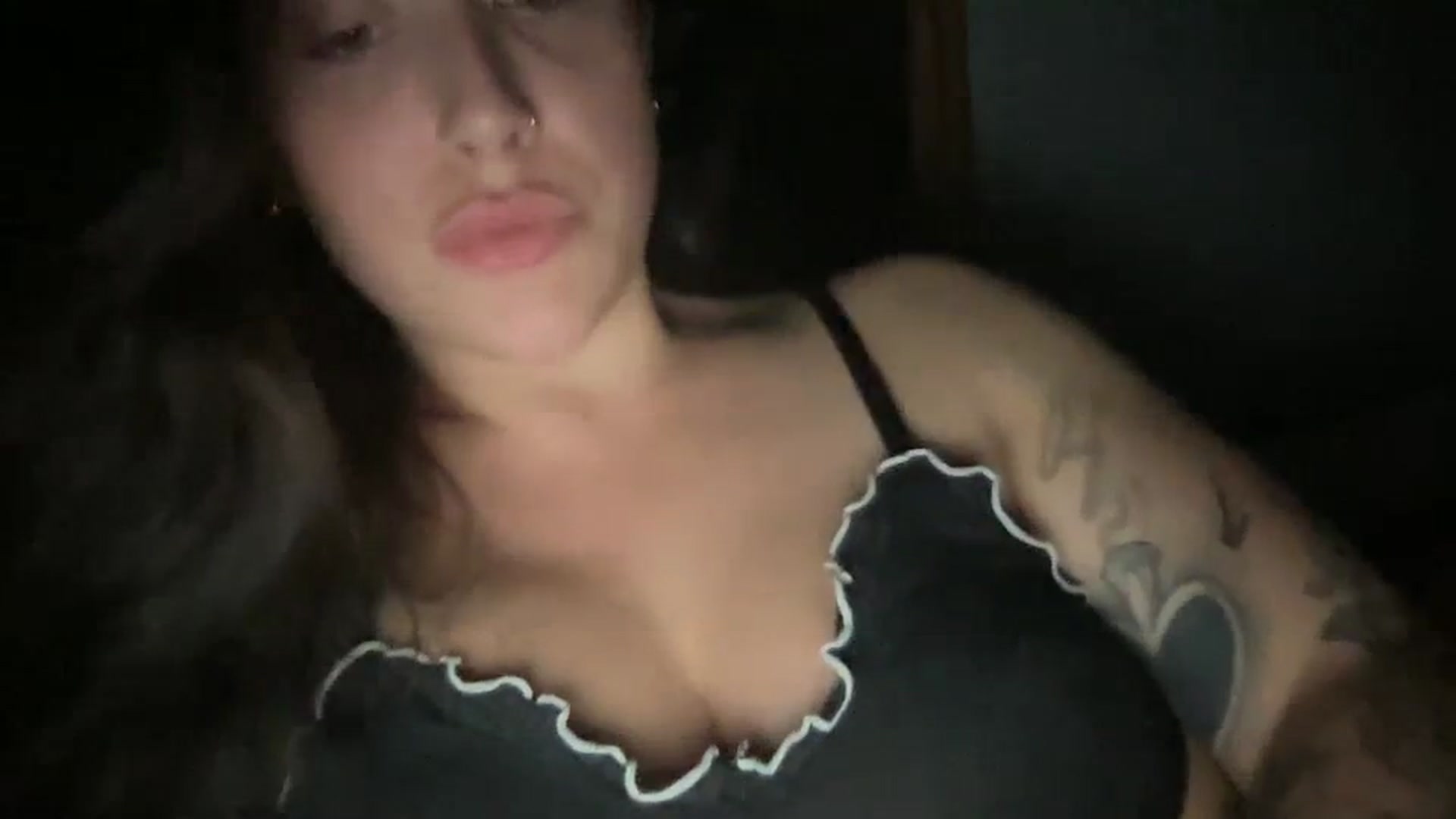 Gallery image thumbnail from EllaCakes's myfreecams stream on, 10/15/2023, 06:58 image 19 of 20