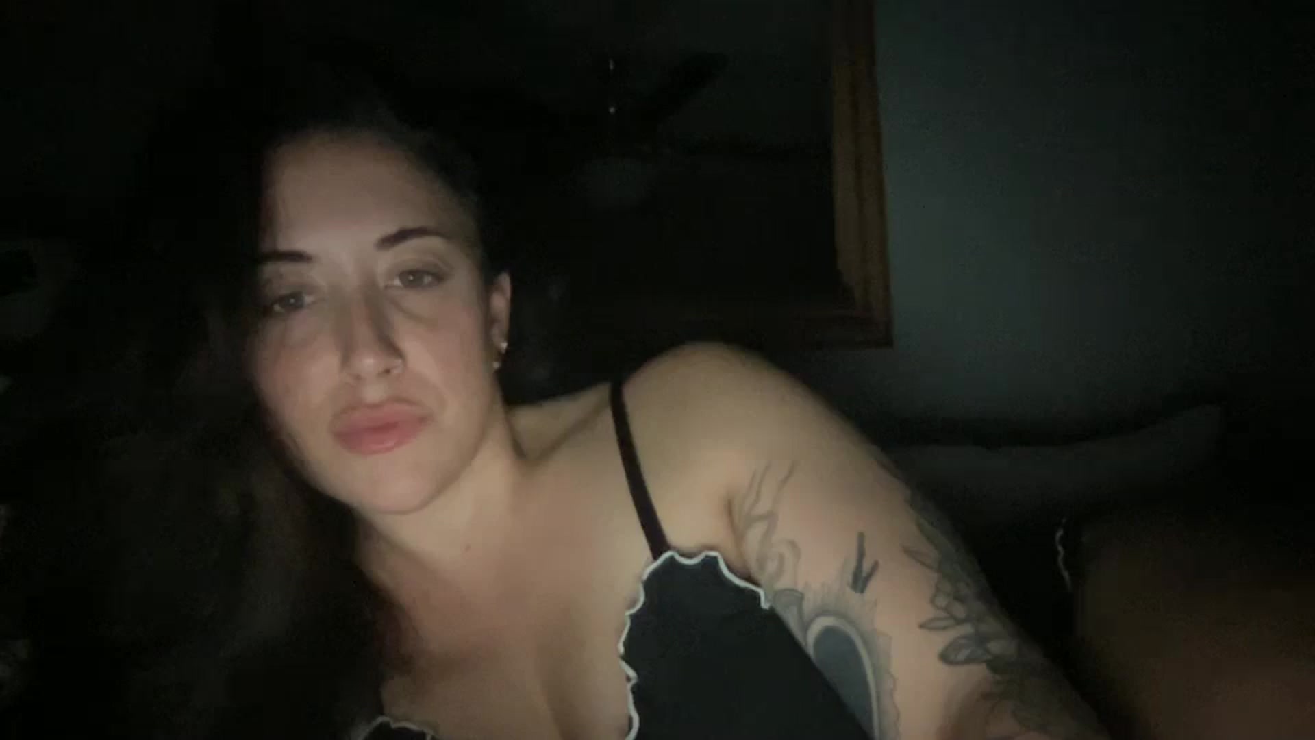 Gallery image thumbnail from EllaCakes's myfreecams stream on, 10/15/2023, 06:58 image 16 of 20