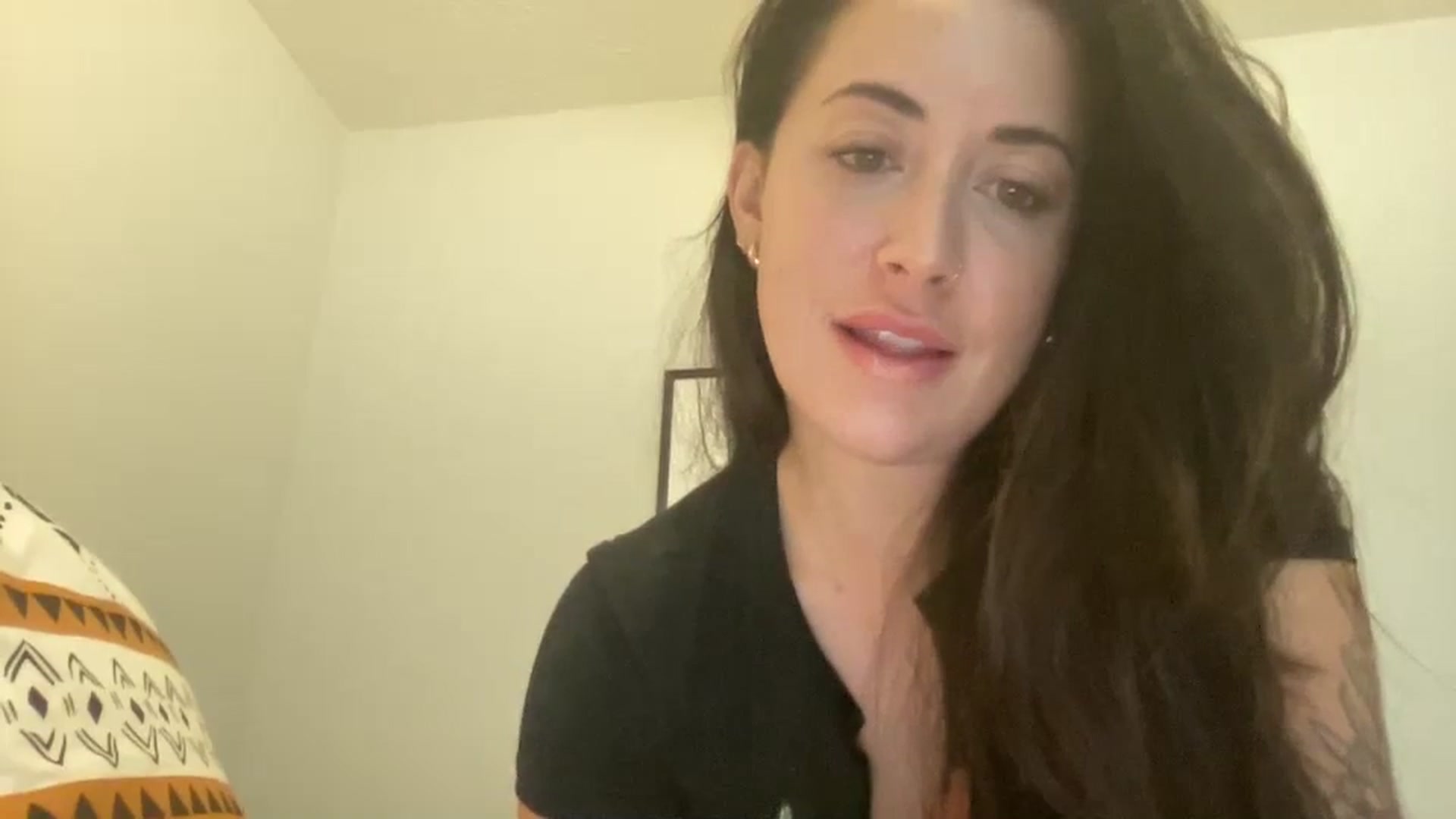 Gallery image thumbnail from EllaCakes's myfreecams stream on, 10/17/2023, 18:01 image 13 of 20
