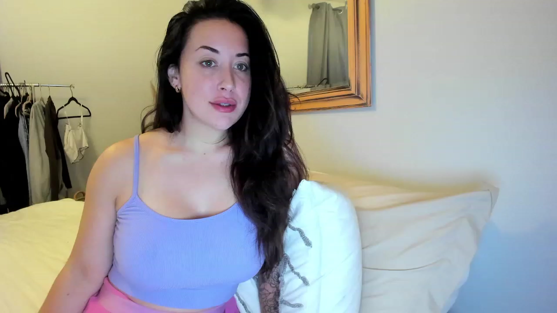Gallery image thumbnail from EllaCakes's myfreecams stream on, 10/30/2023, 17:30 image 15 of 20