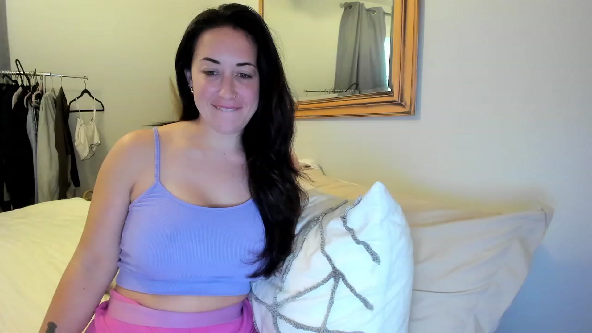 Gallery image thumbnail from EllaCakes's myfreecams stream on, 10/30/2023, 17:30 image 14 of 20