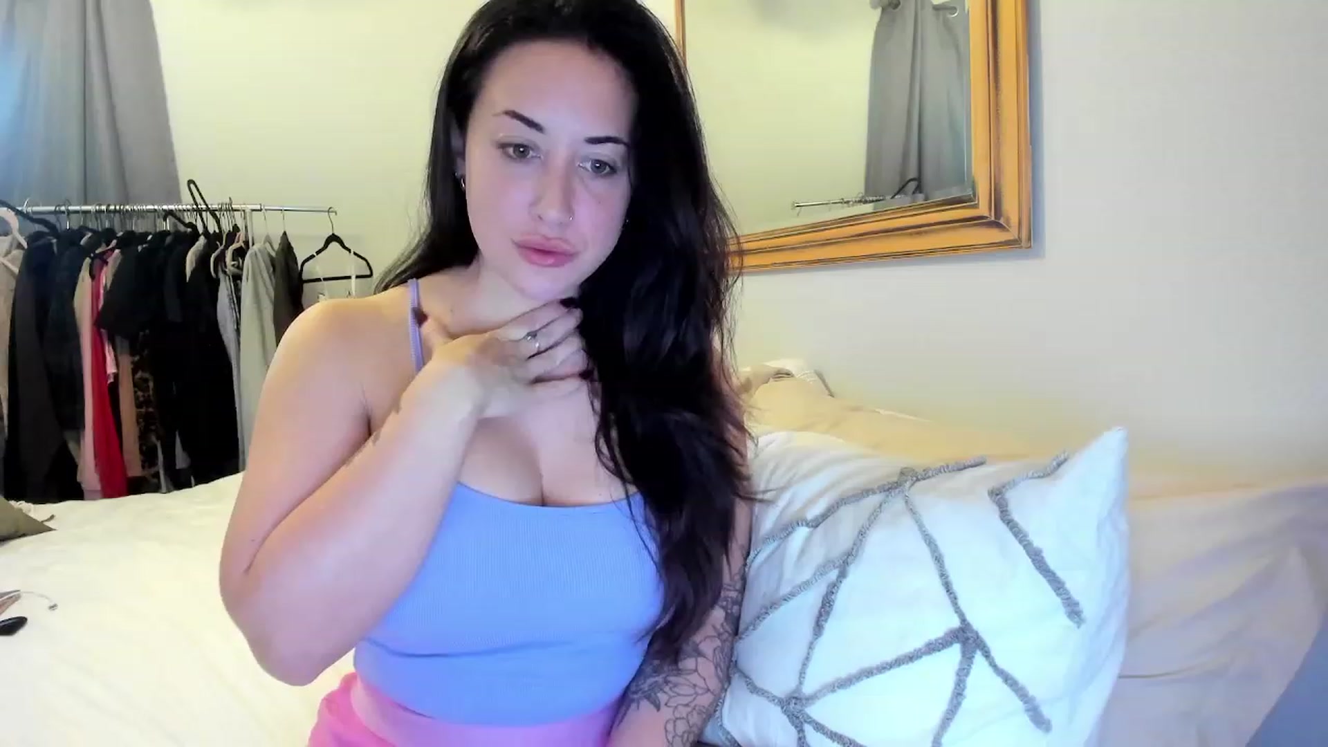 Gallery image thumbnail from EllaCakes's myfreecams stream on, 10/30/2023, 17:30 image 5 of 20