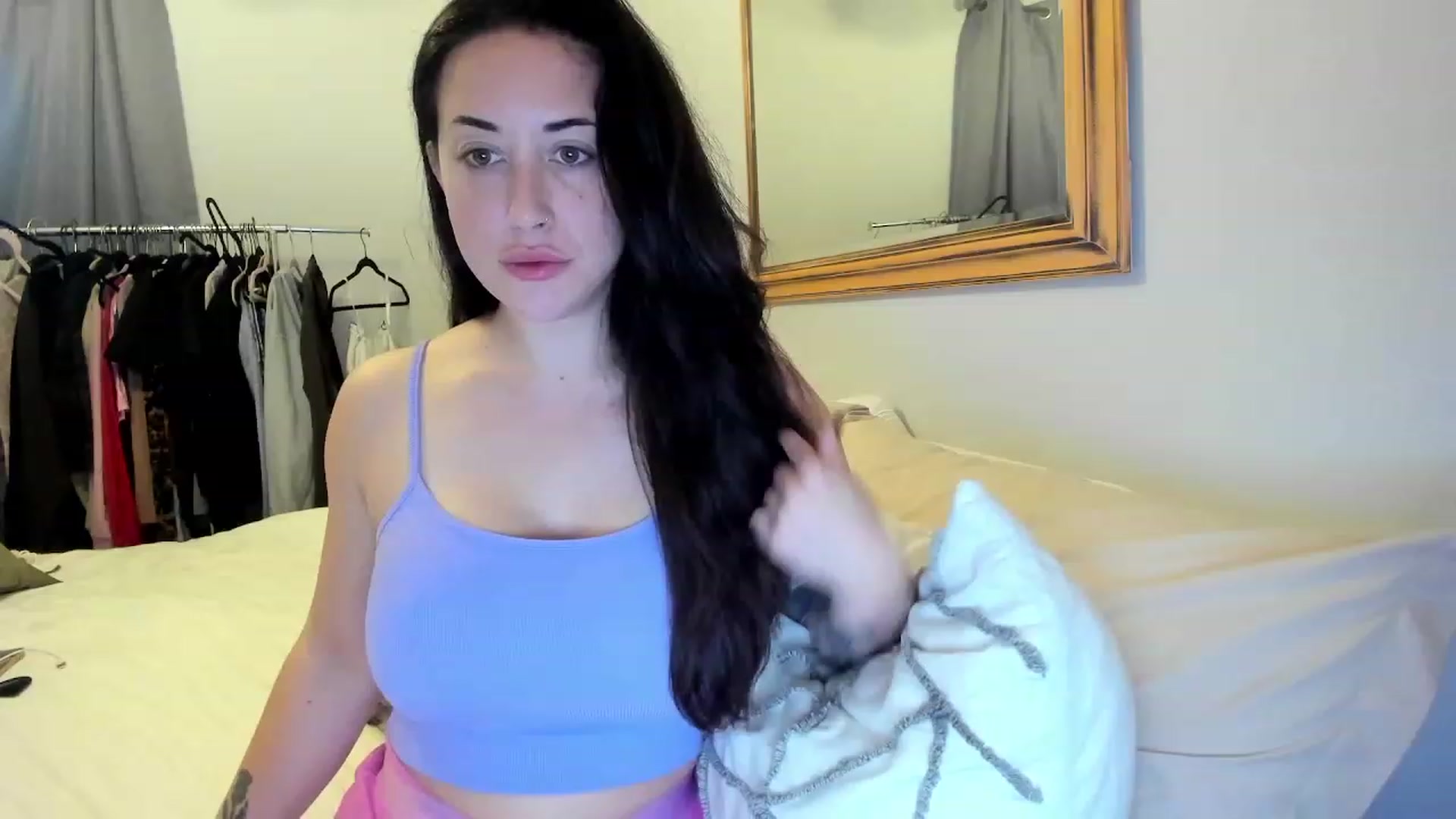 Gallery image thumbnail from EllaCakes's myfreecams stream on, 10/30/2023, 17:30 image 10 of 20