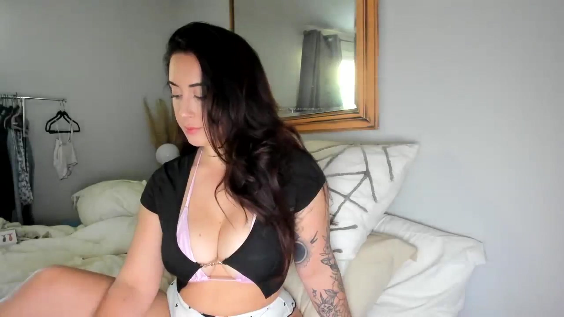 Gallery image thumbnail from EllaCakes's myfreecams stream on, 11/01/2023, 20:07 image 5 of 20