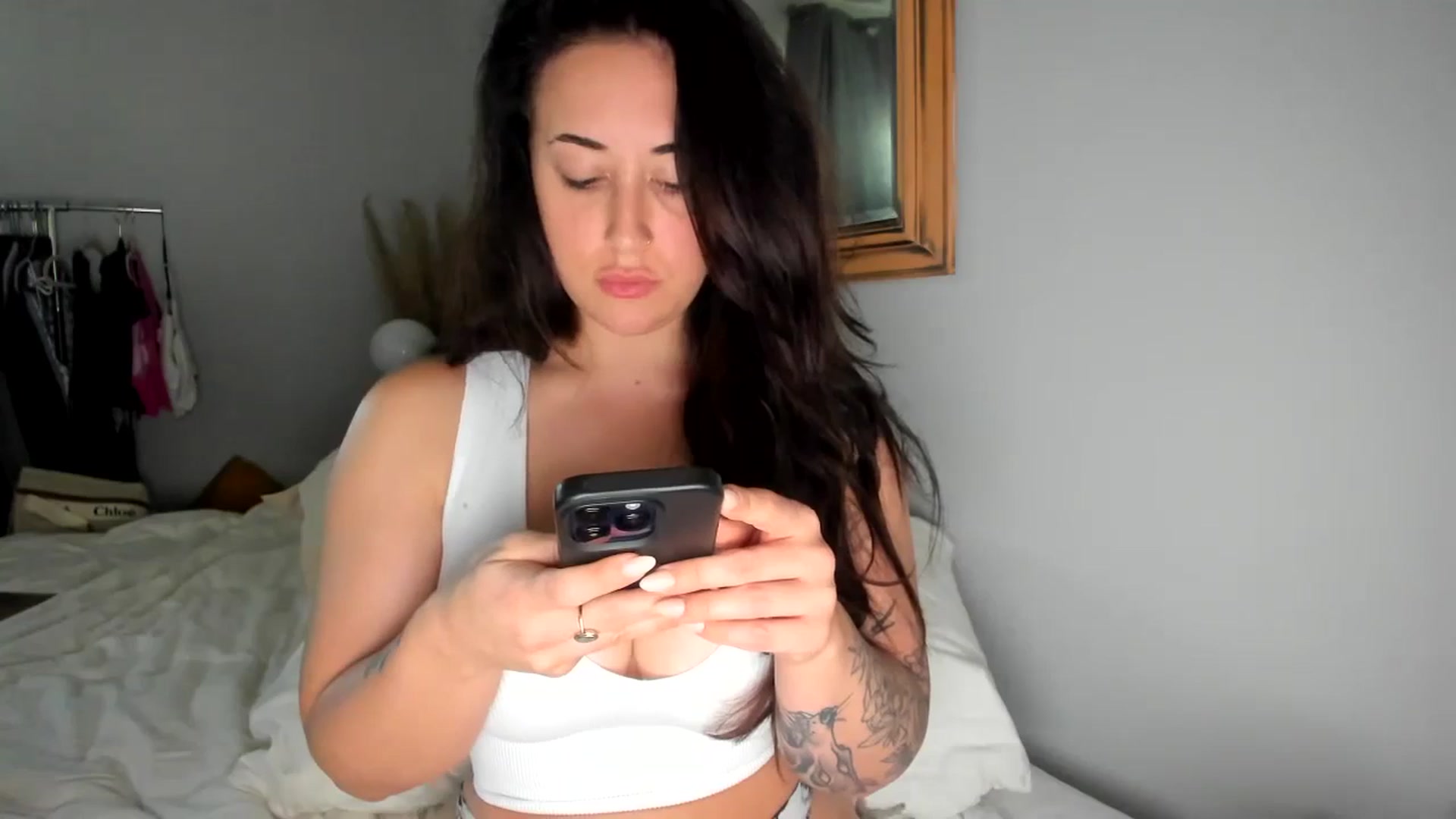 Gallery image thumbnail from EllaCakes's myfreecams stream on, 11/16/2023, 20:44 image 16 of 20