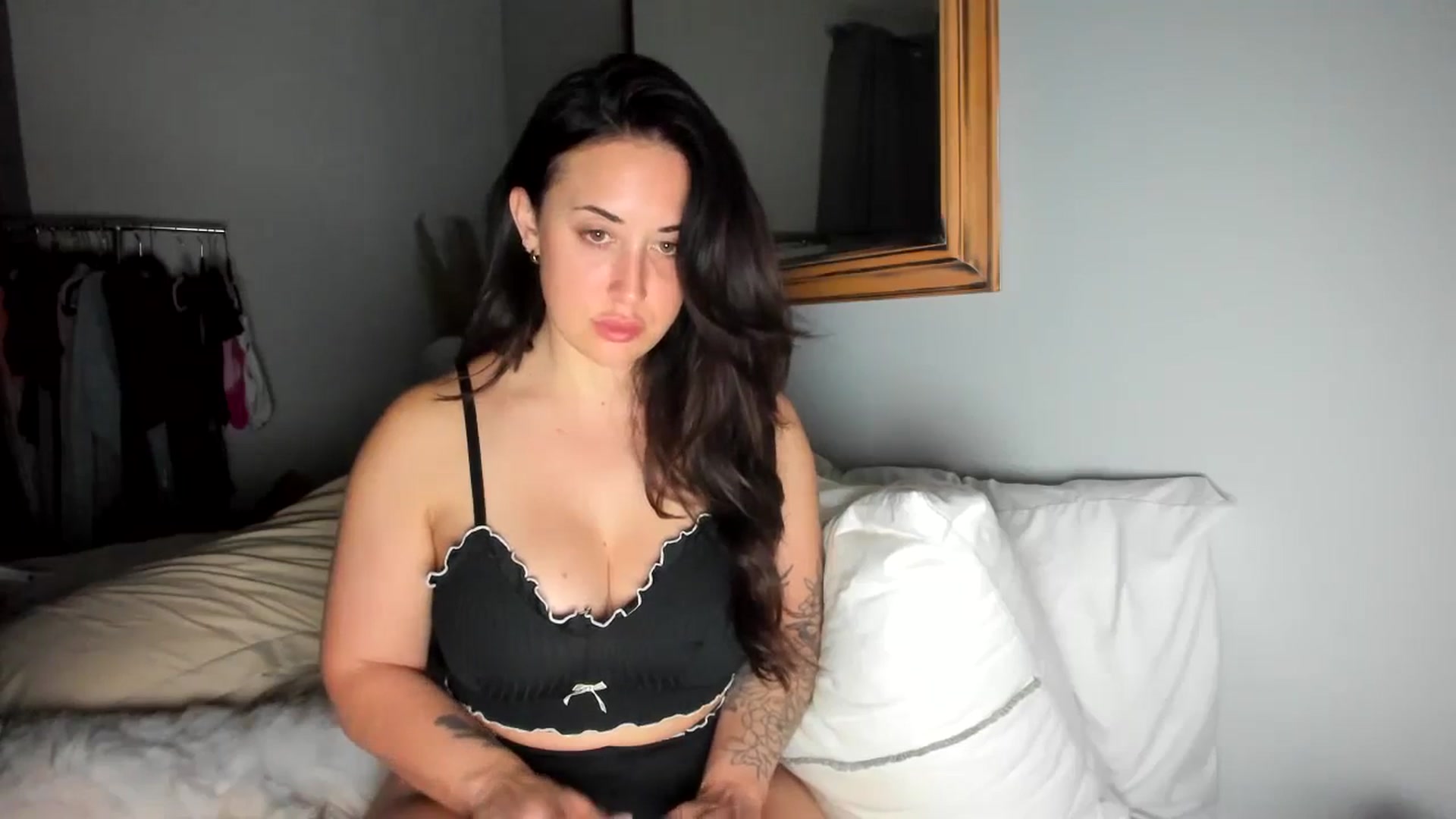 Gallery image thumbnail from EllaCakes's myfreecams stream on, 11/23/2023, 05:55 image 19 of 20
